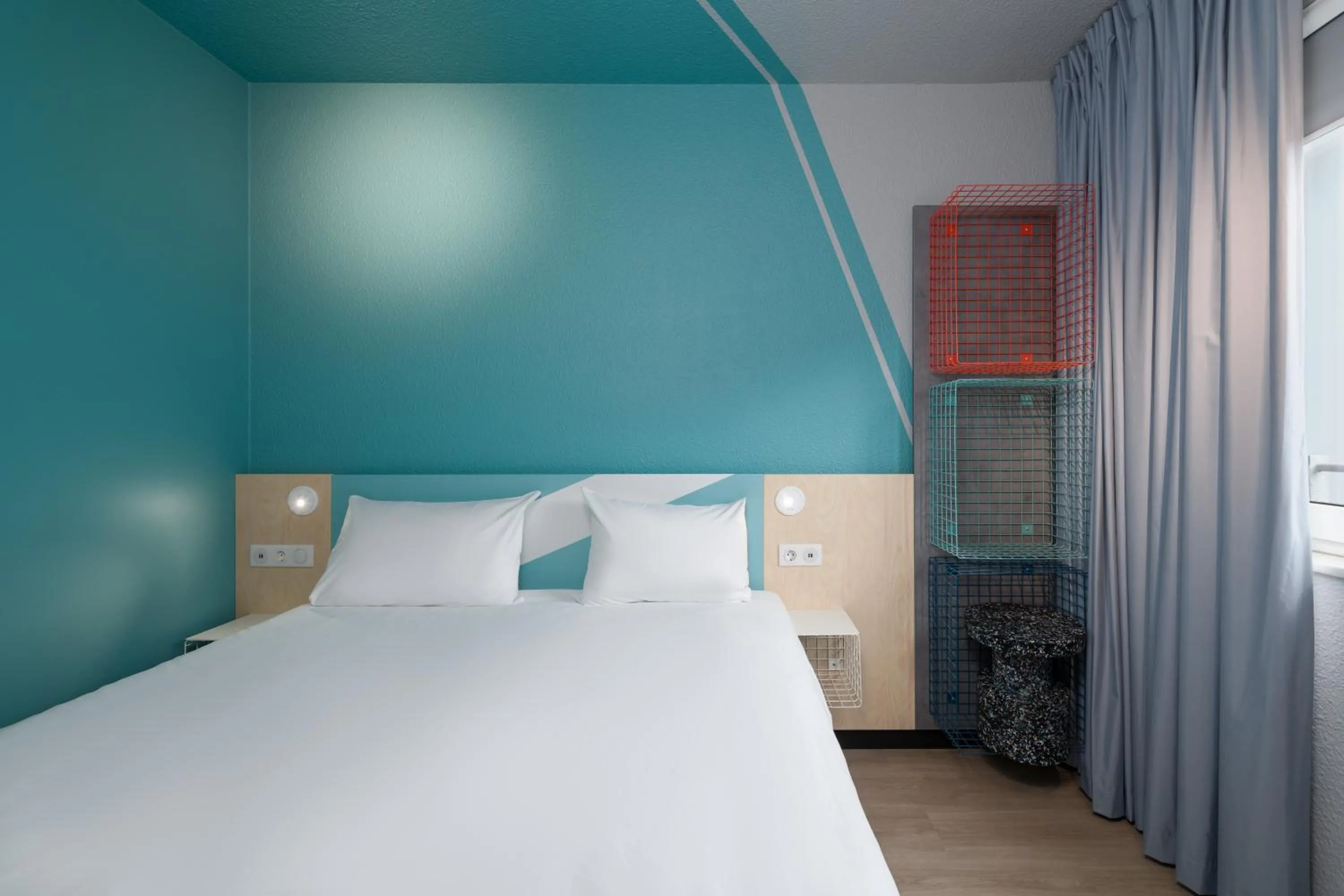 Photo of the whole room, Bed in ibis budget Hamburg St Pauli Messe - neu renoviert