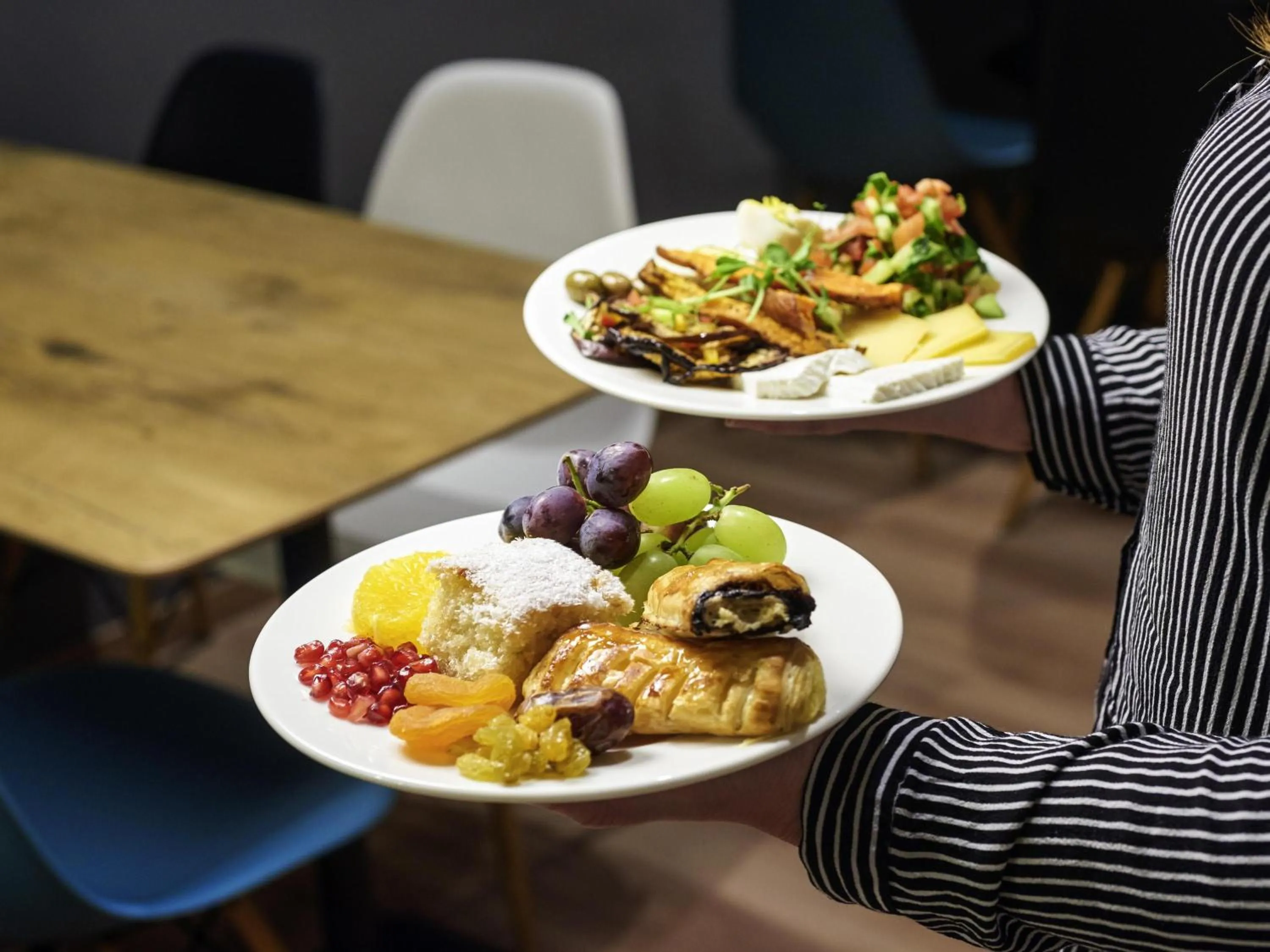 Restaurant/places to eat in ibis Jerusalem city Center - An AccorHotels Brand