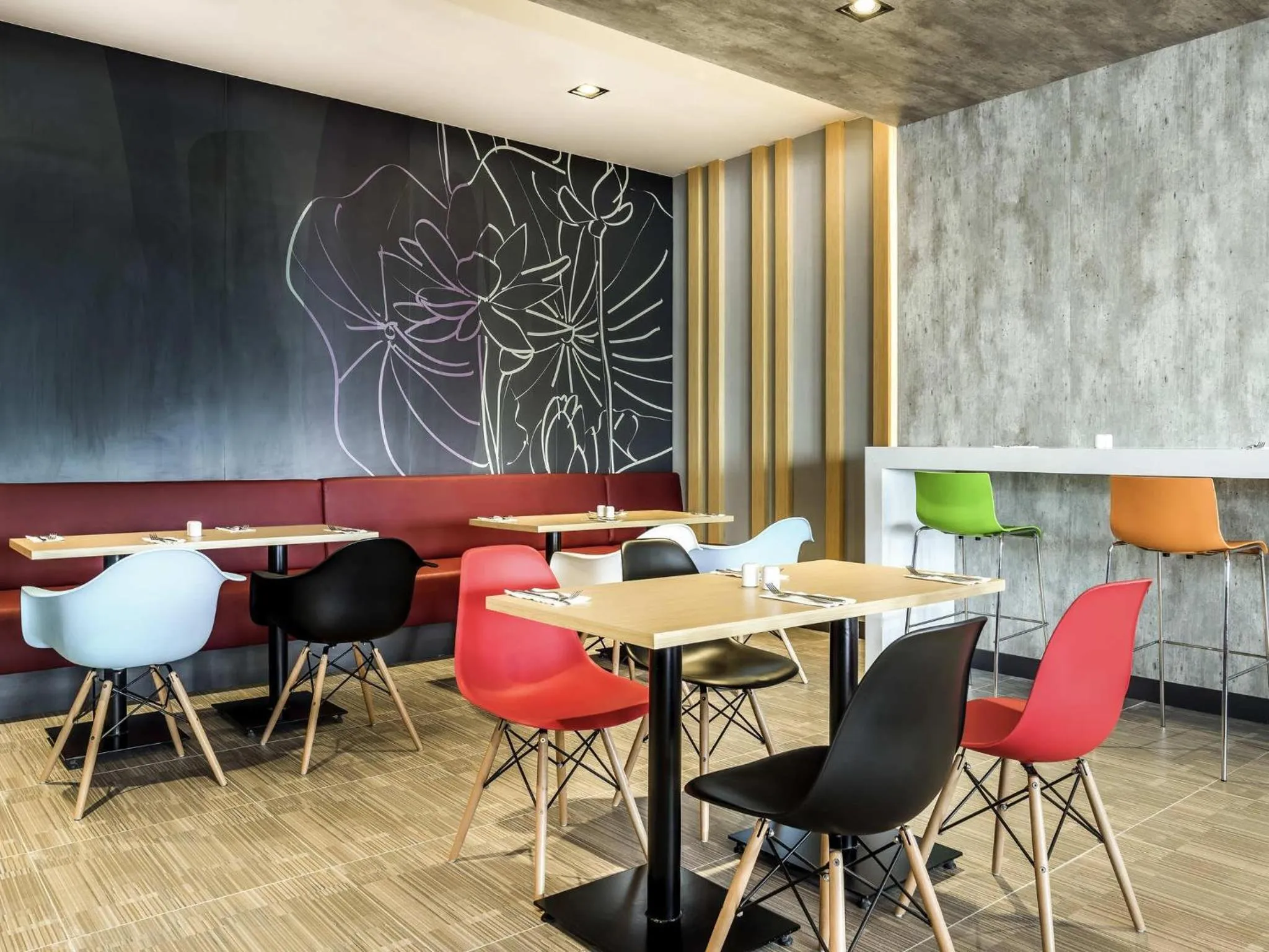 Restaurant/places to eat in ibis Bangkok IMPACT