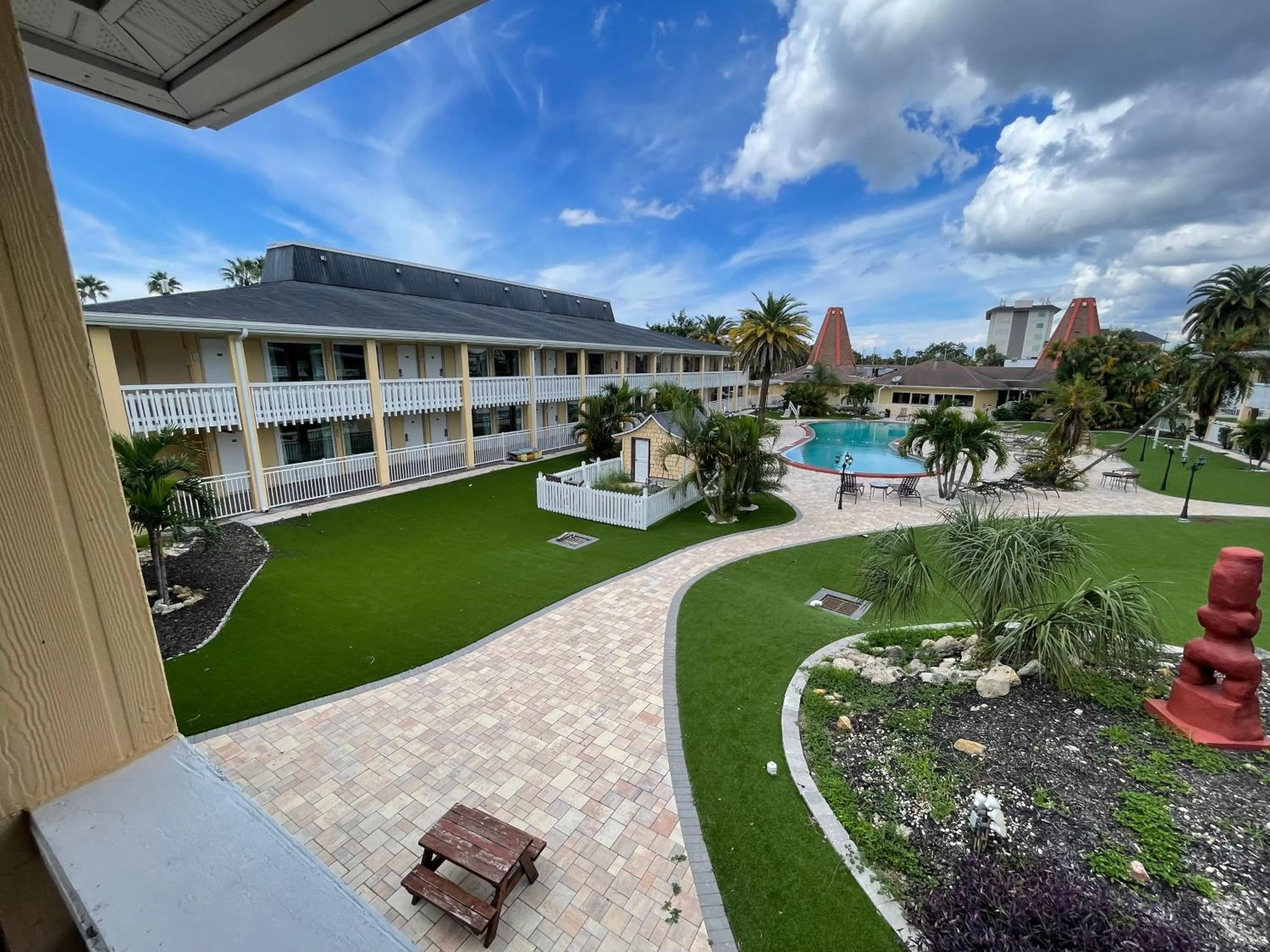 Property building in Rodeway Inn