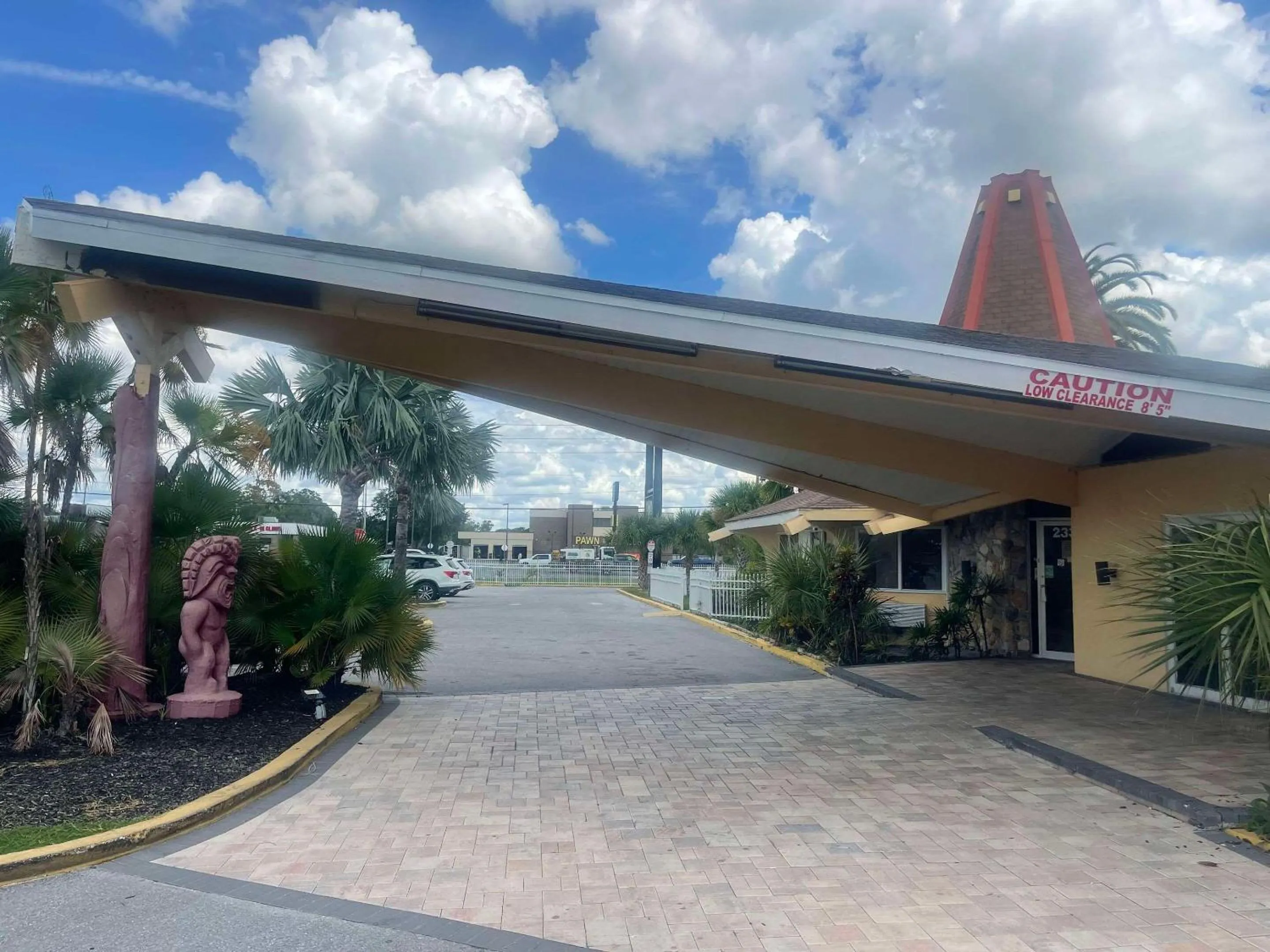 Property building in Rodeway Inn