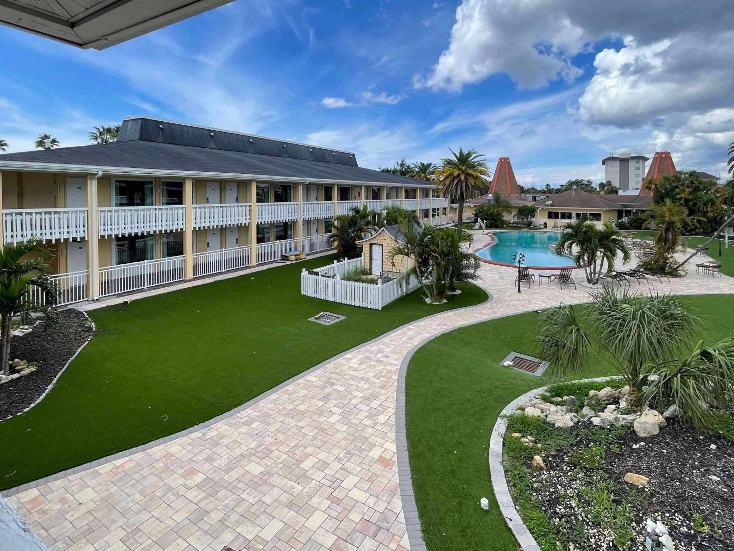 Property building in Rodeway Inn