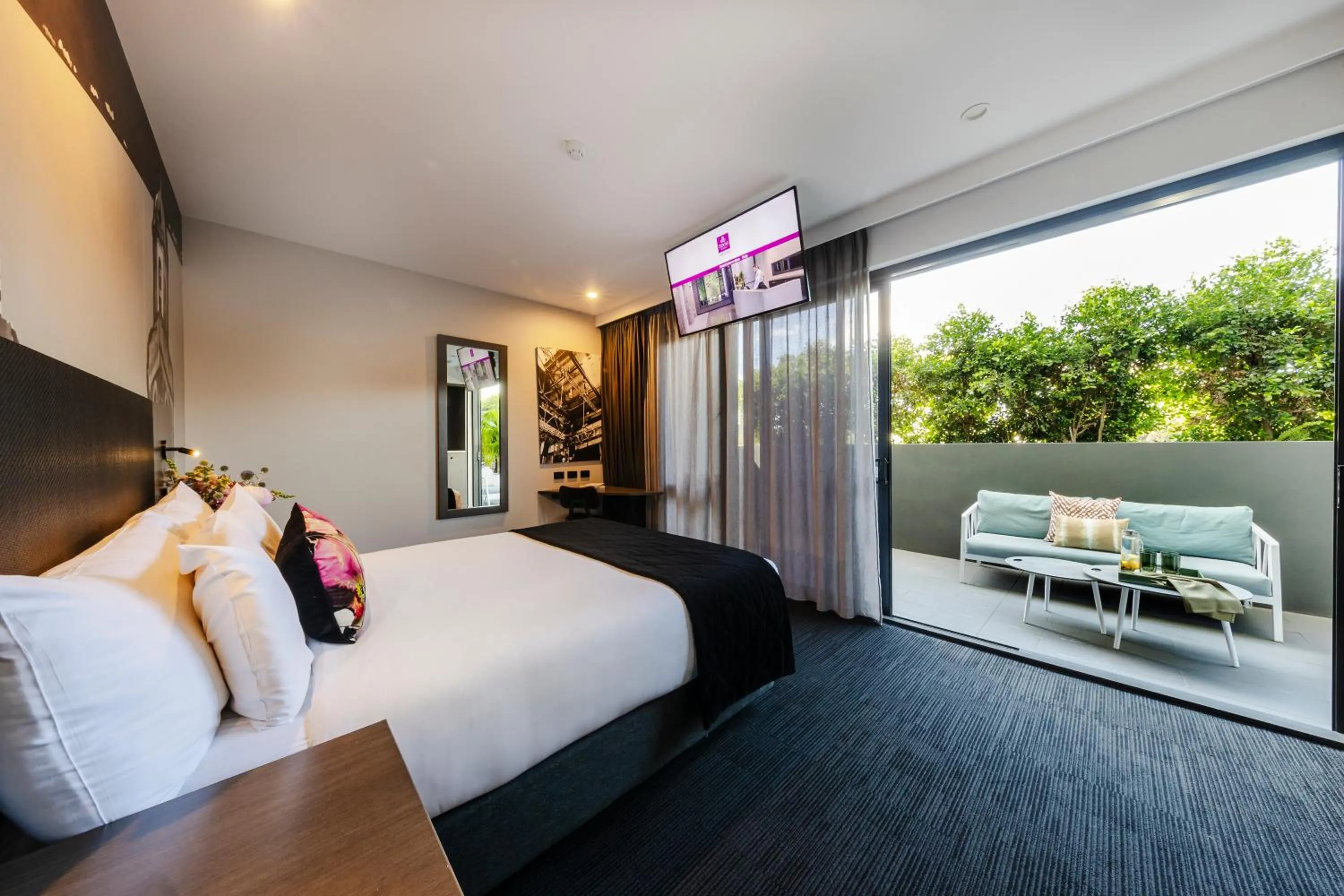 Guests, Bed in Sage Hotel James Street