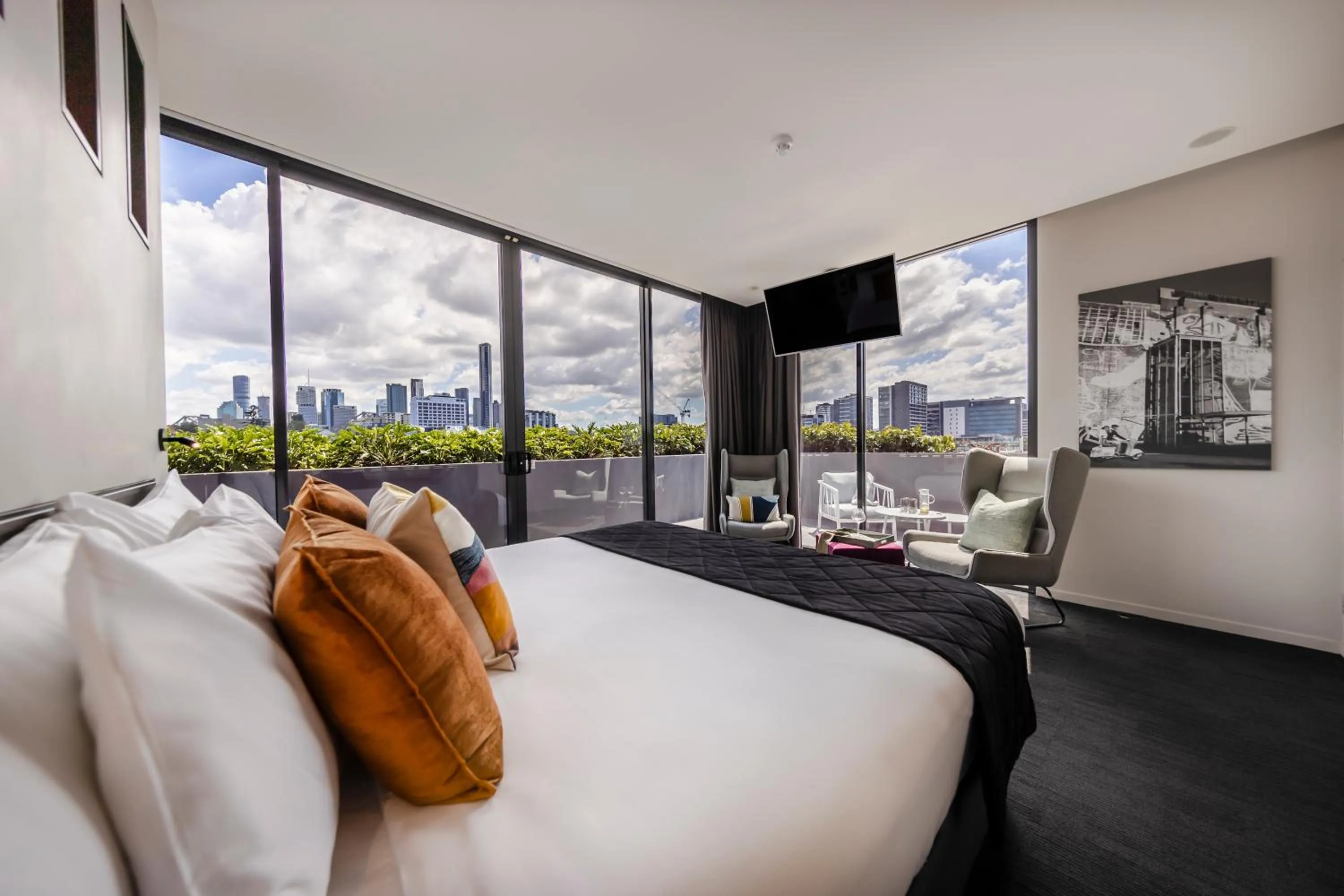 Bed in Sage Hotel James Street