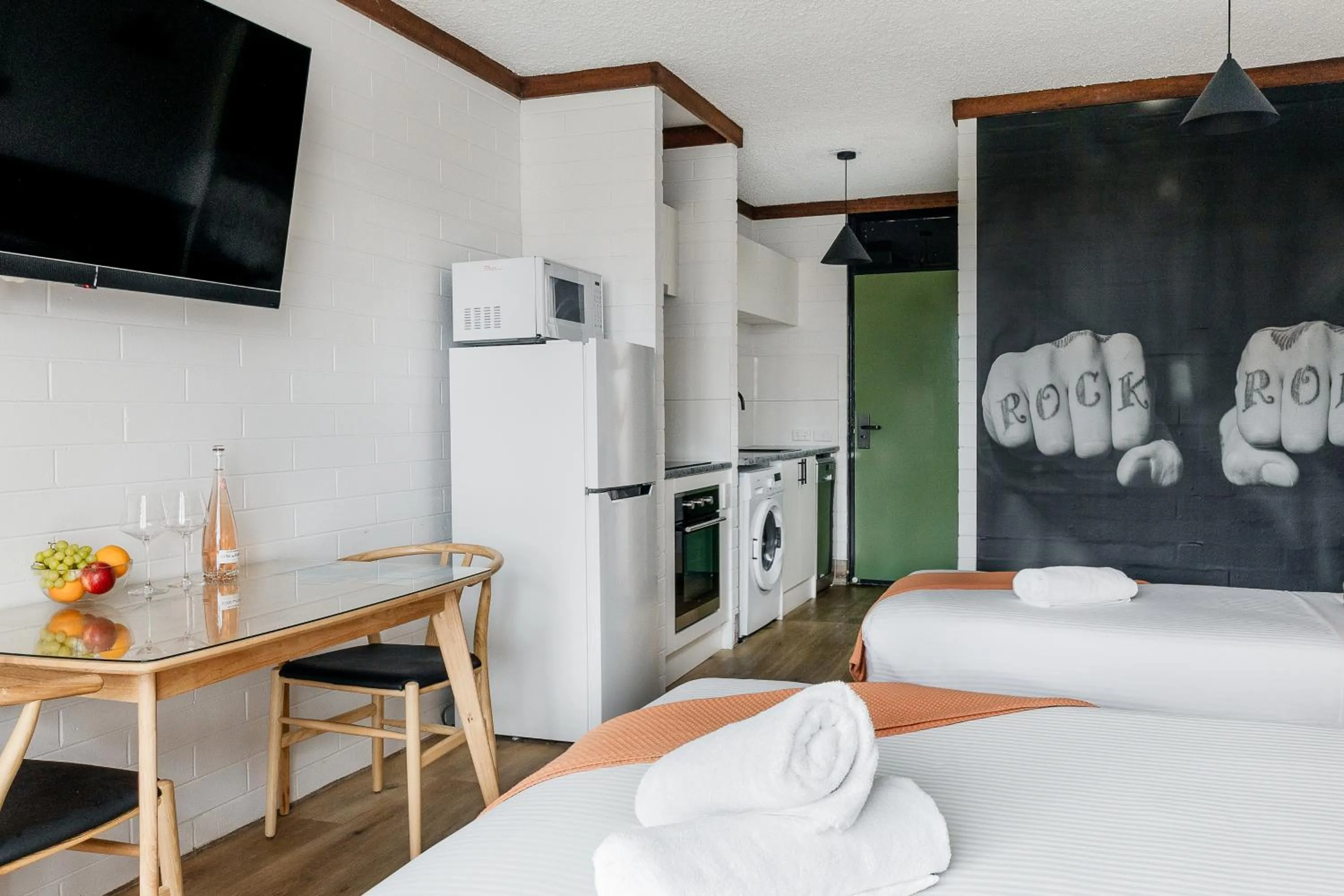 Kitchen or kitchenette, Bed in m hotel