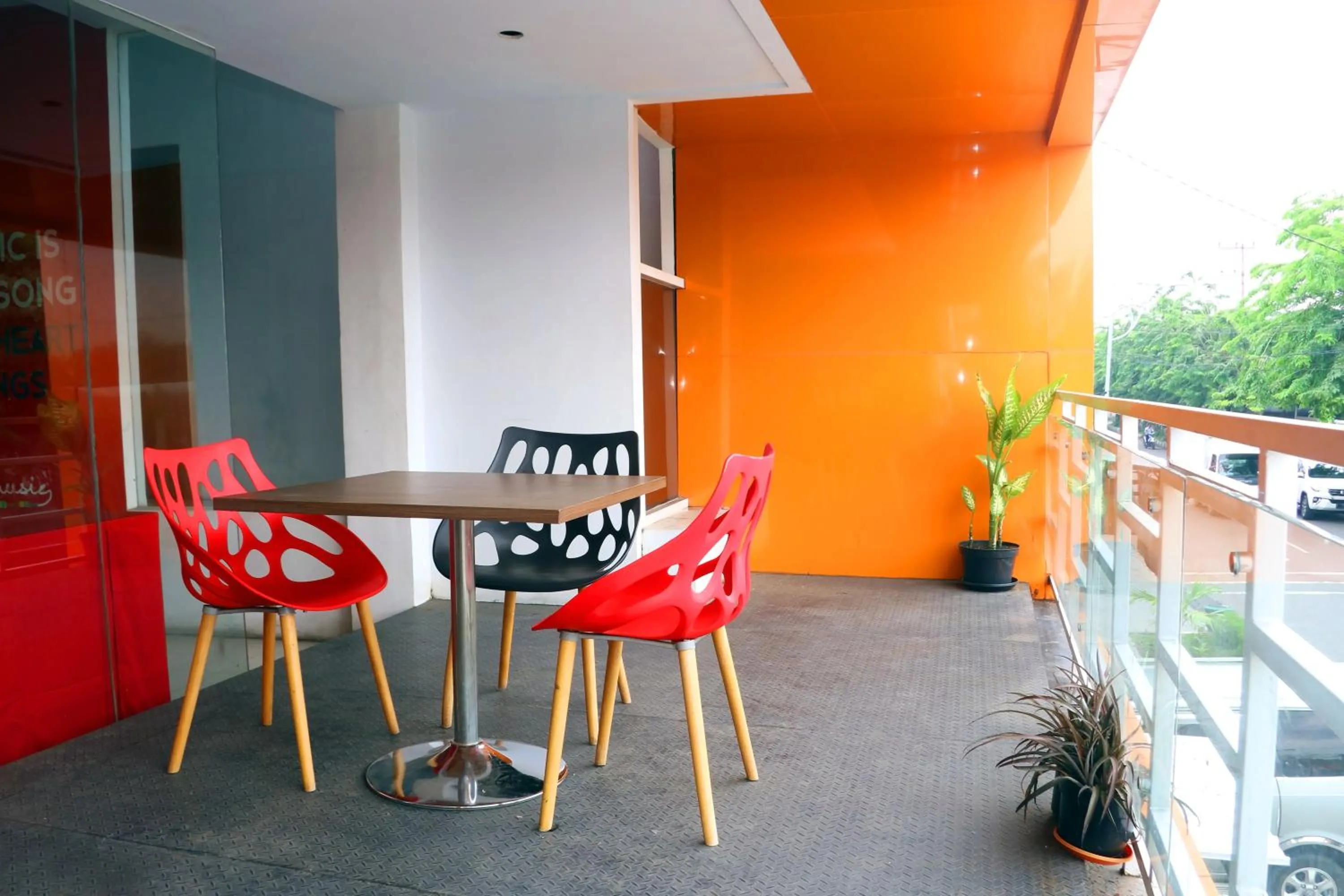 Balcony/Terrace in Front One Inn Sidoarjo