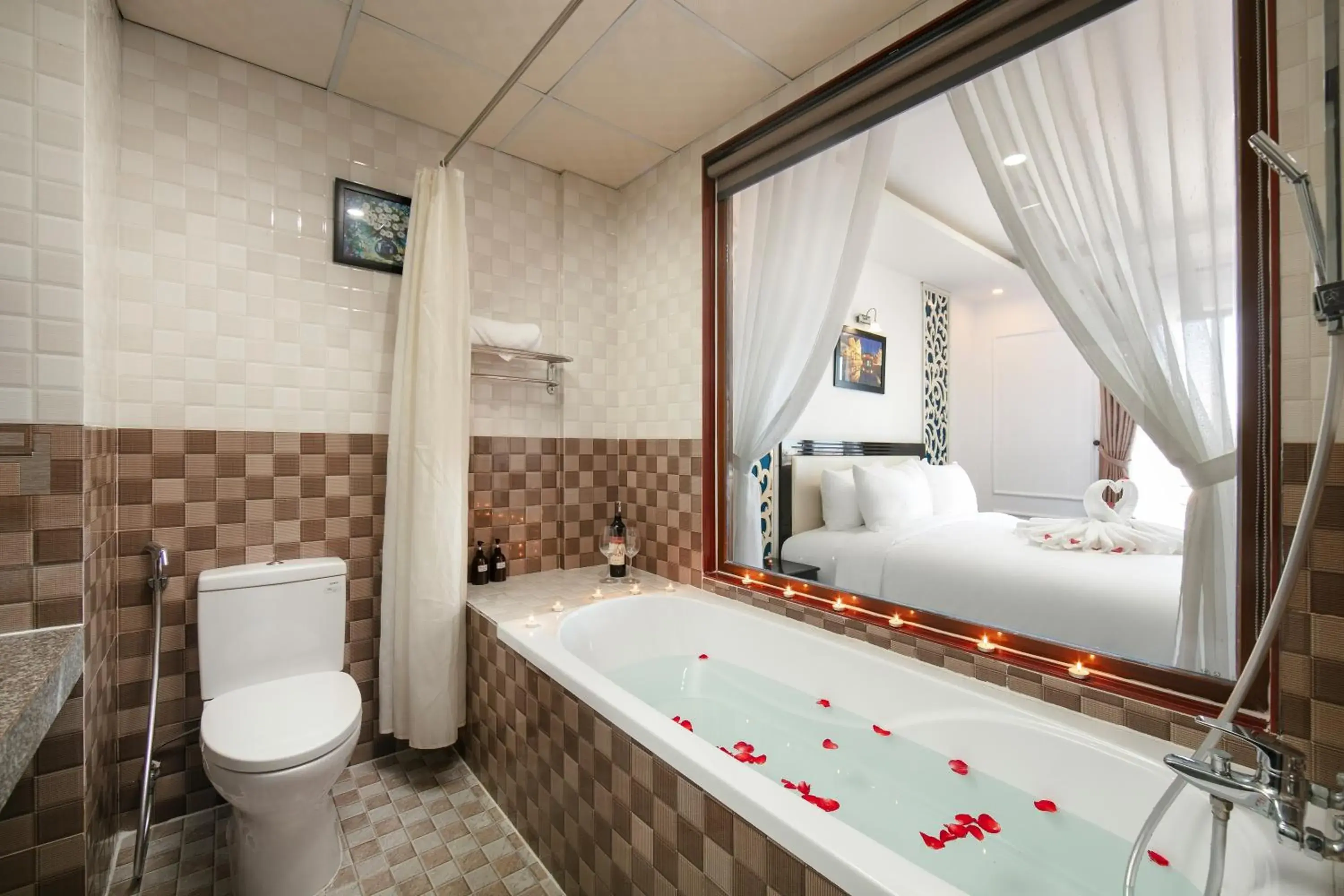 Junior Suite with Balcony in Hoi An Rose Garden Hotel Junior Suite with Balcony in Hoi An Rose Garden Hotel