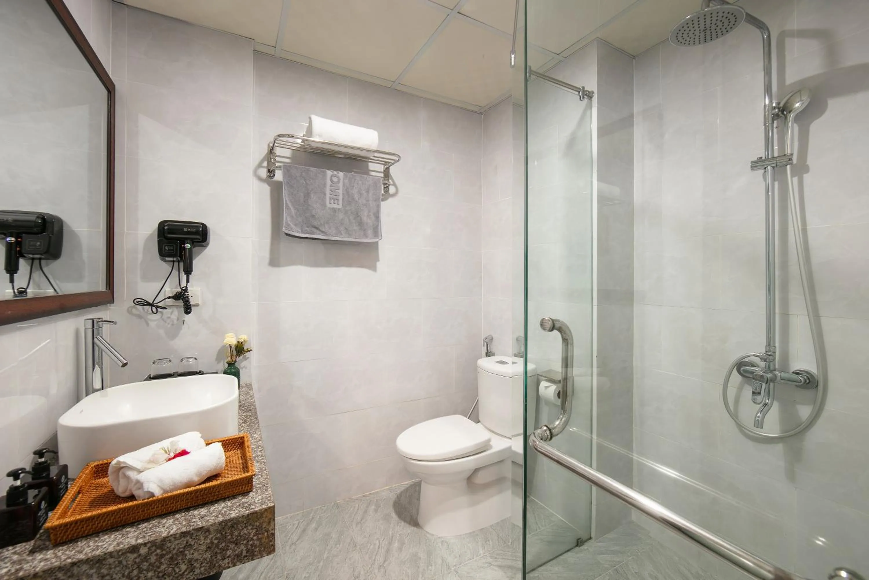 Toilet in Hoi An Rose Garden Hotel