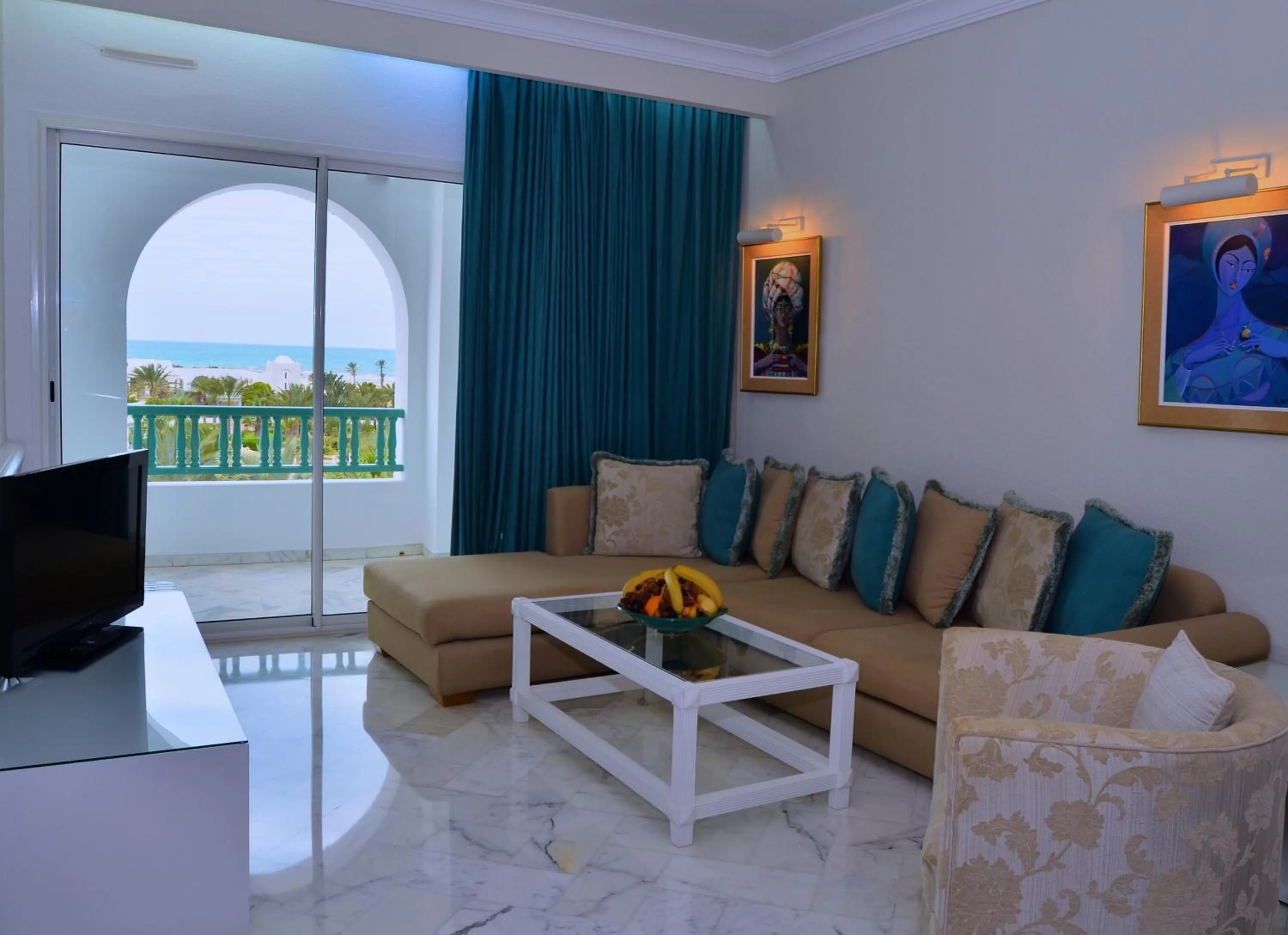 Toilet in Royal Garden Palace - Families and Couples