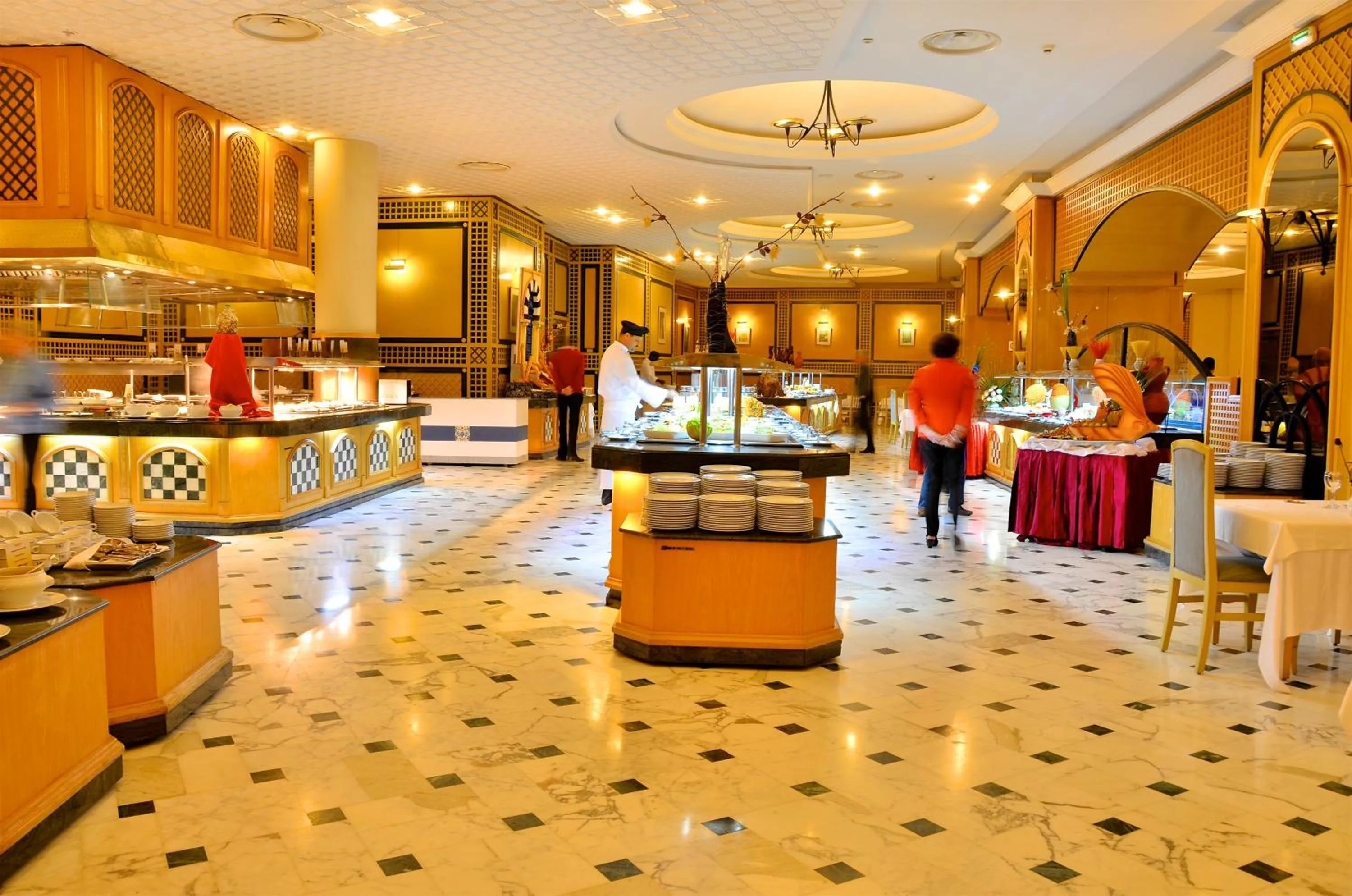 Restaurant/places to eat in Royal Garden Palace - Families and Couples