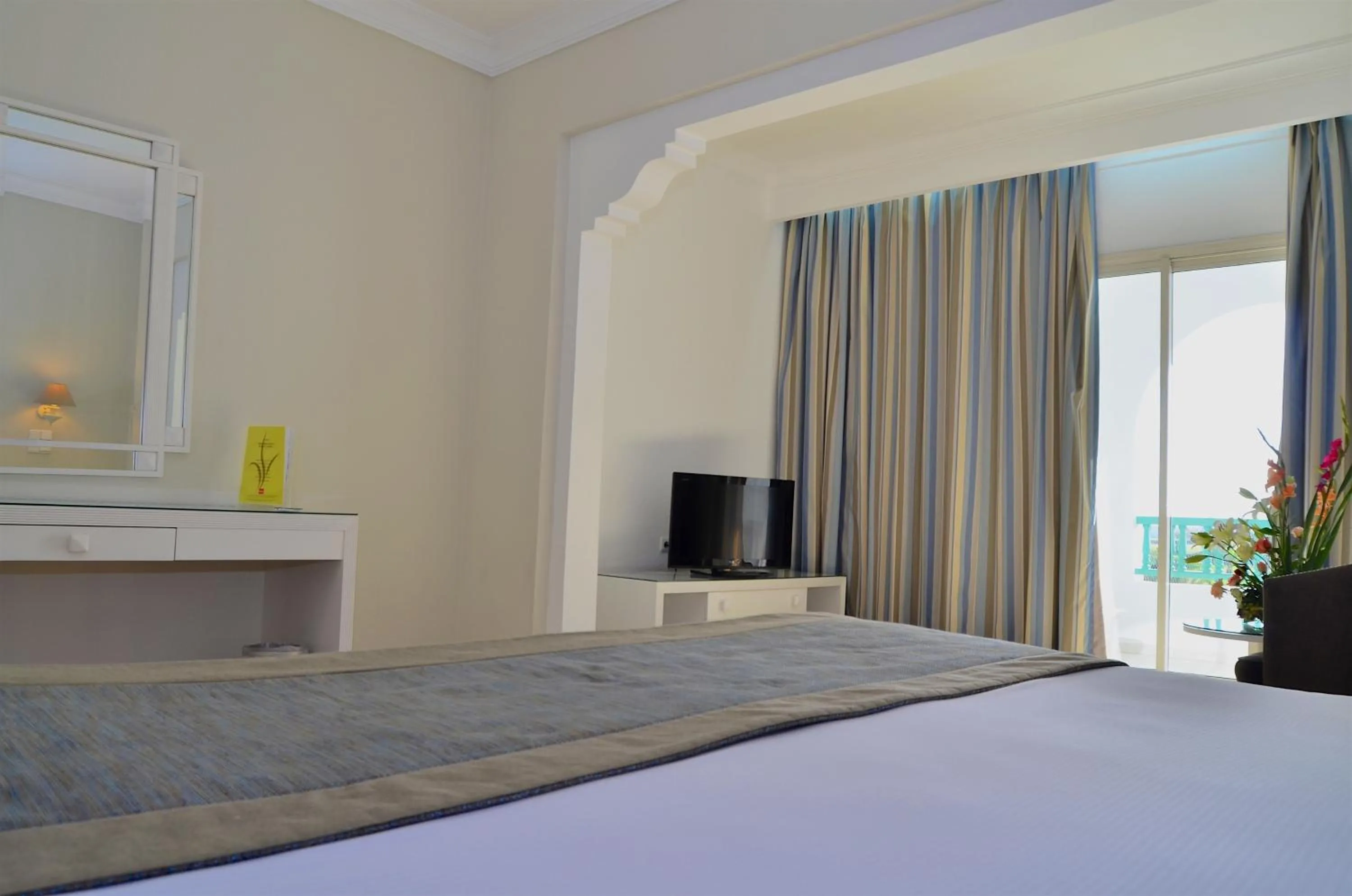 Bed in Royal Garden Palace - Families and Couples