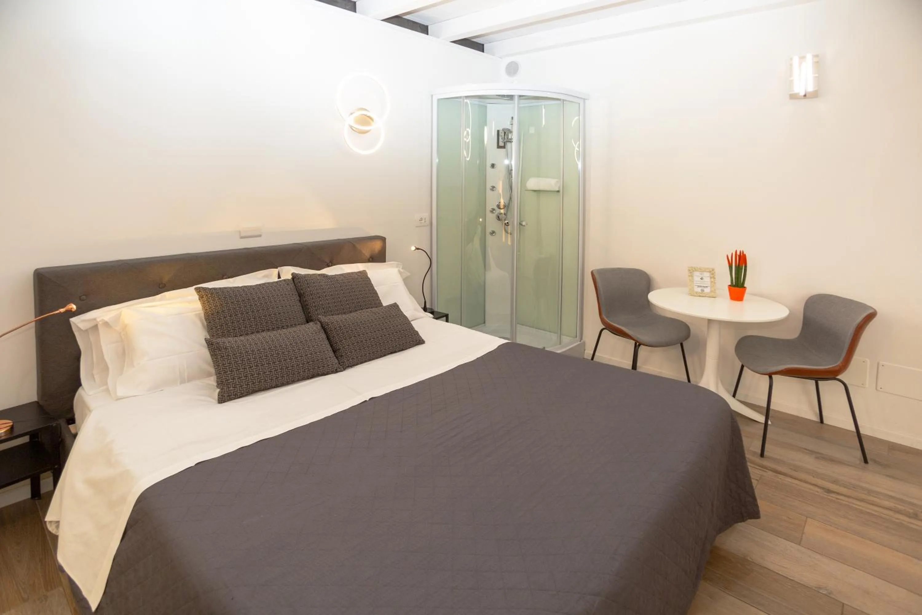 Photo of the whole room, Bed in Giardino Giusti House & Court