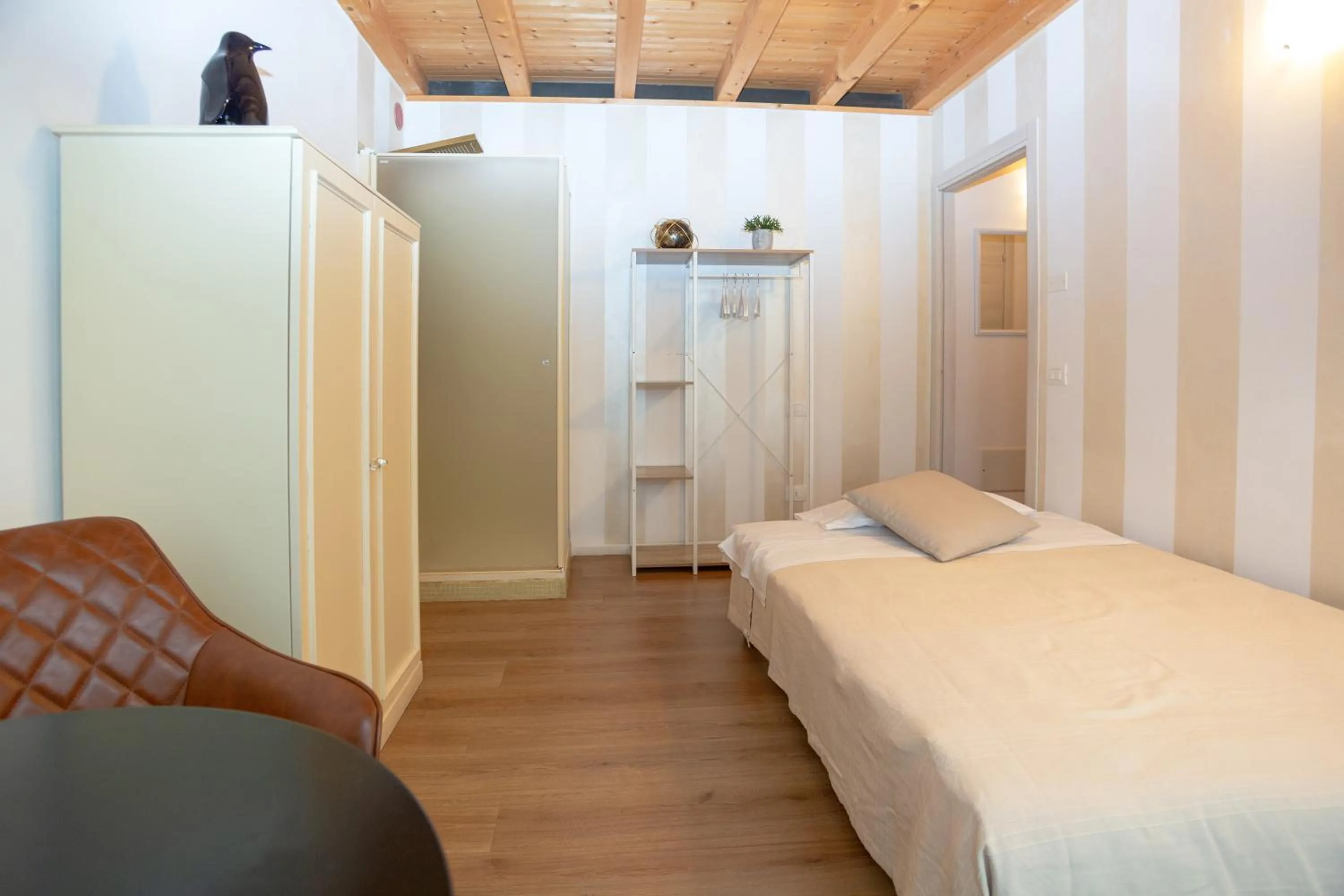 Shower, Bed in Giardino Giusti House & Court