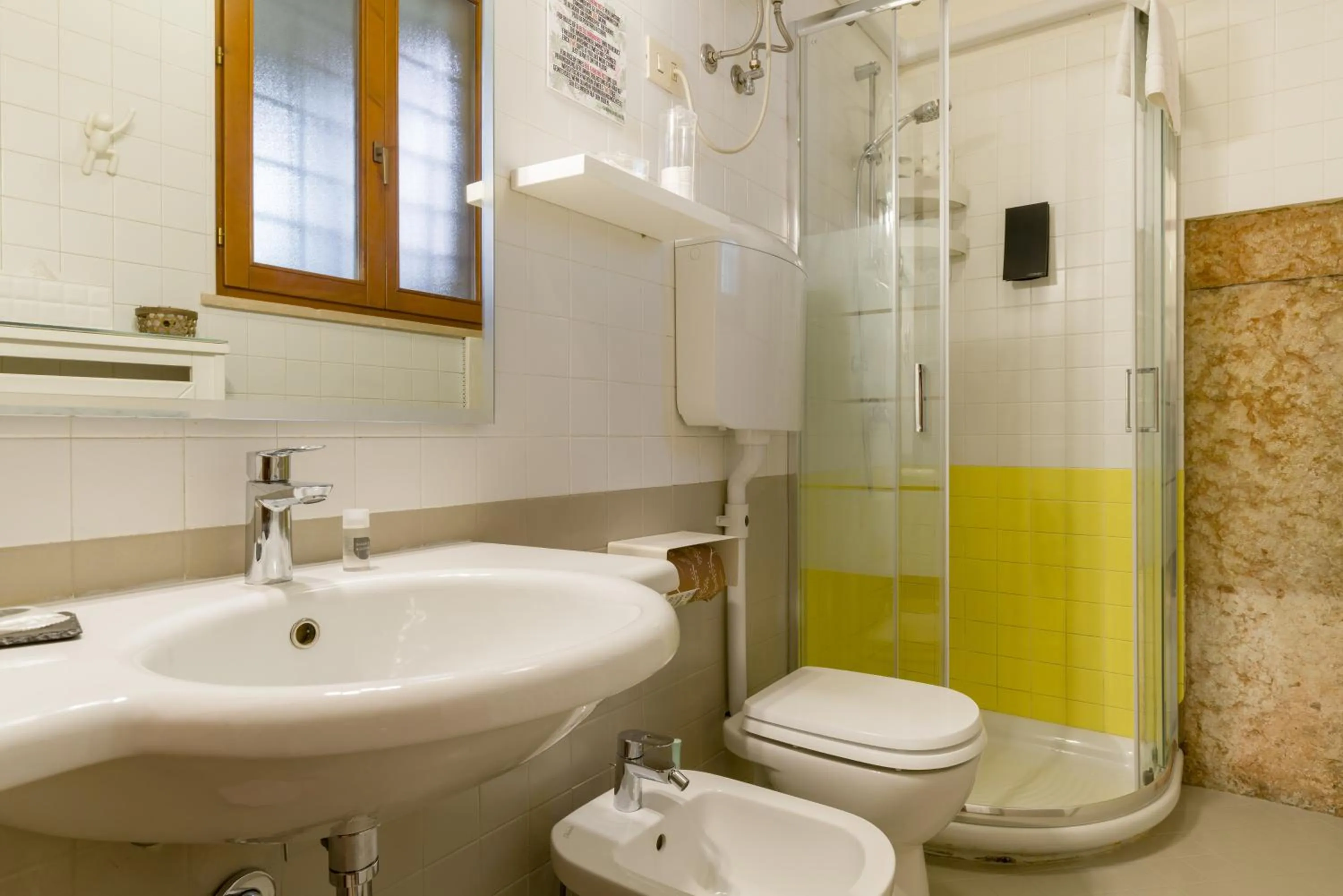 Bathroom in Giardino Giusti House & Court