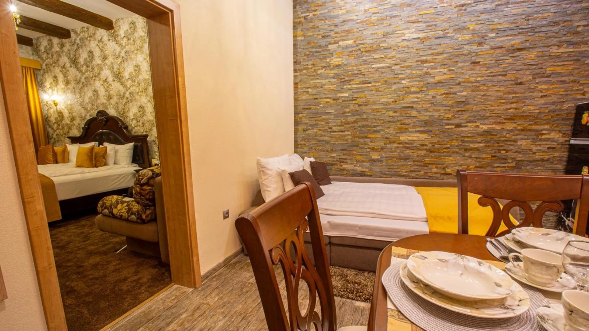 Dining area, Bed in Hermannstadt House