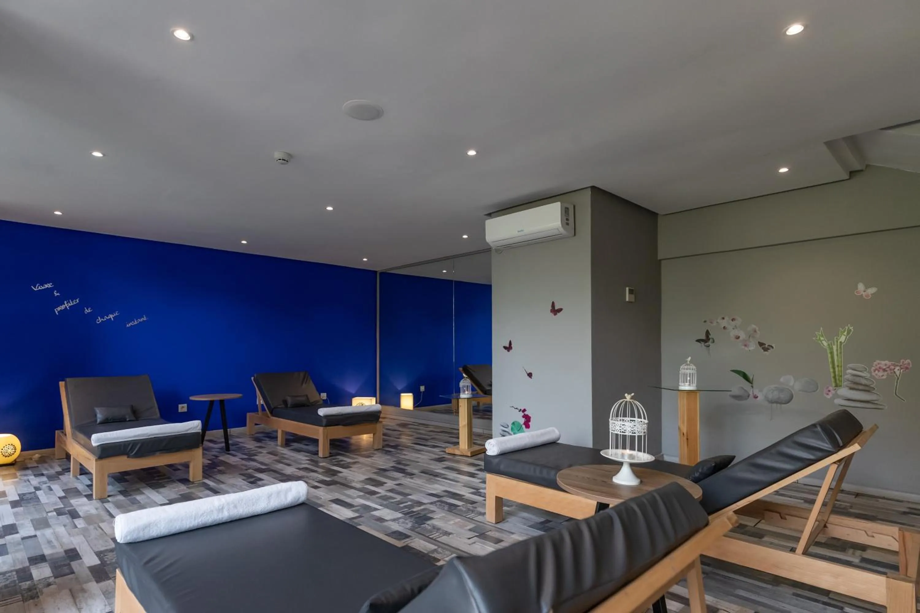 Spa and wellness centre/facilities in Wazo Appart-Hôtel