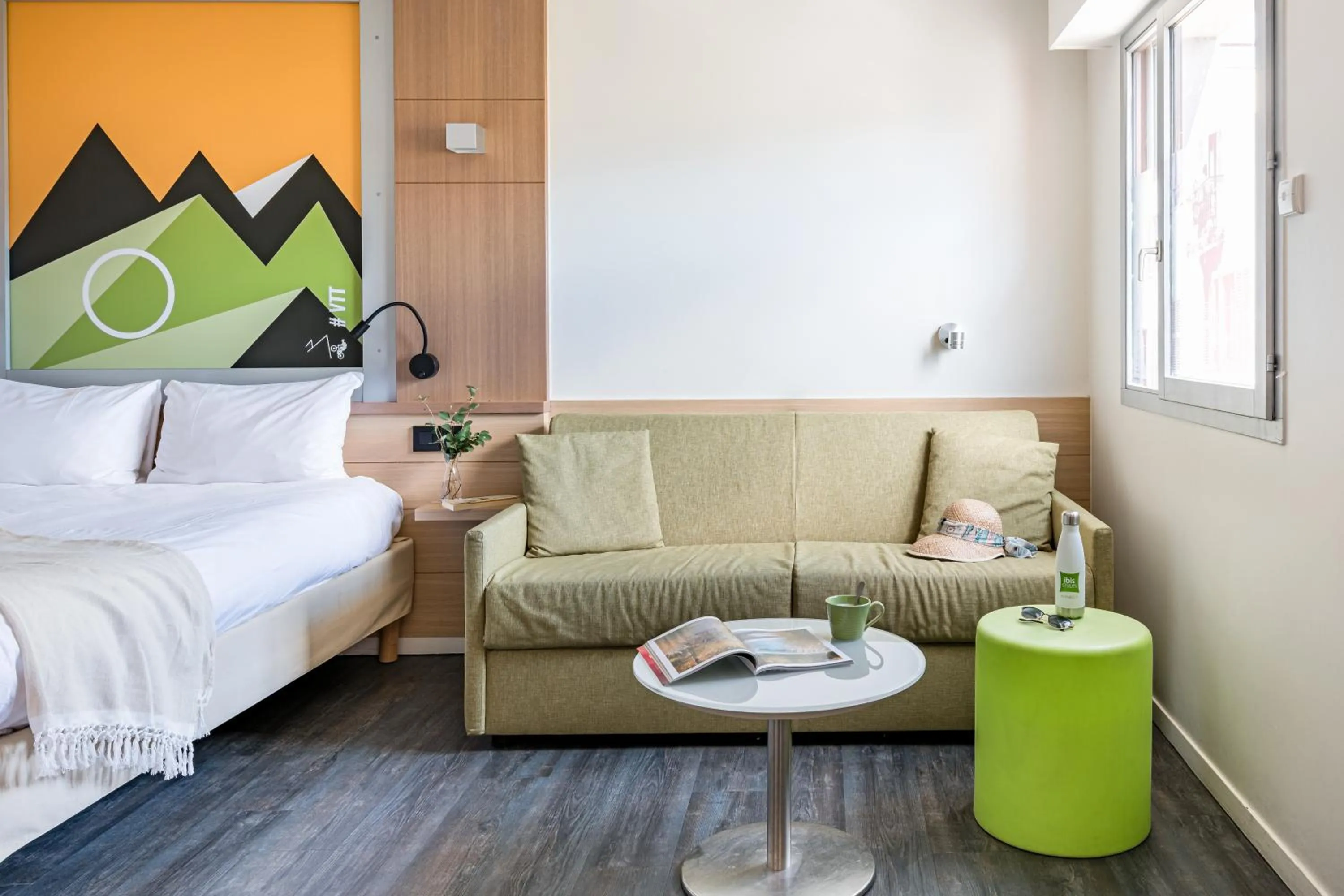 Bedroom, Bed in ibis Styles Annecy Centre Gare