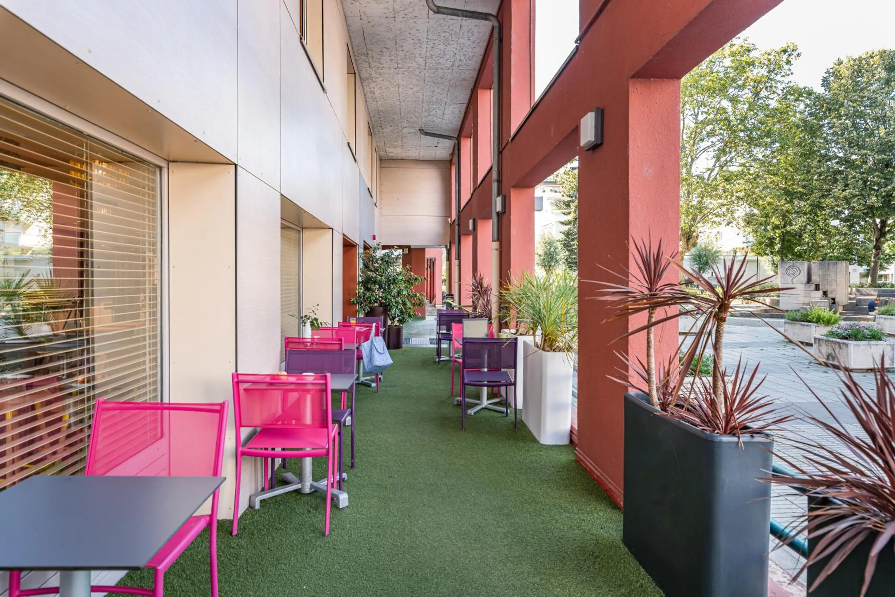 Patio in ibis Styles Annecy Centre Gare