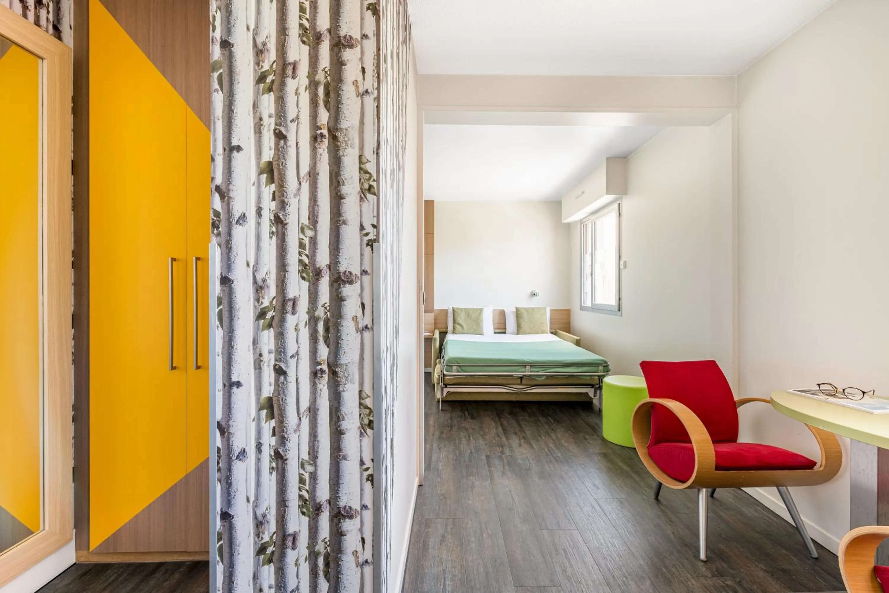Bedroom, Bed in ibis Styles Annecy Centre Gare