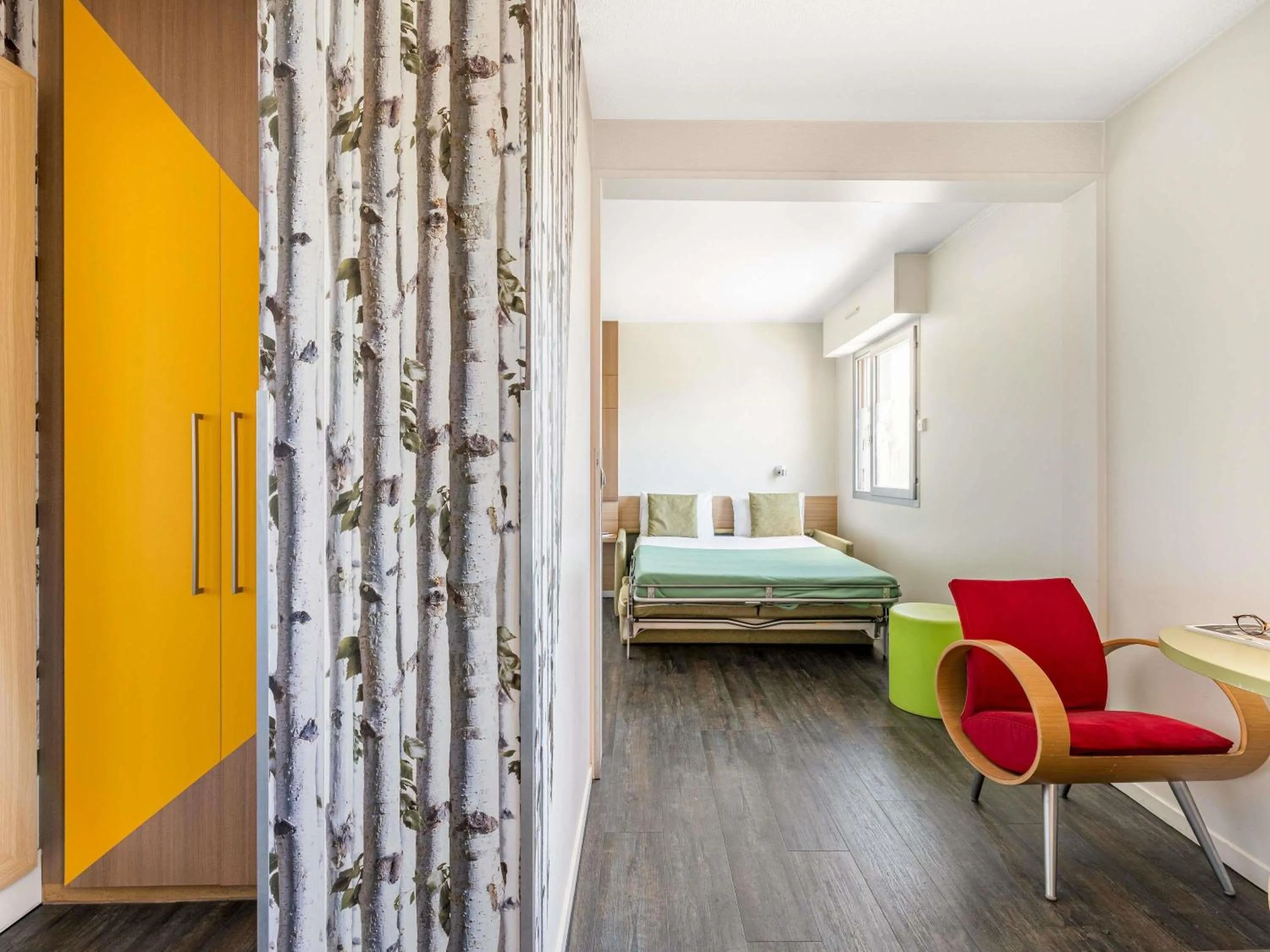 Bedroom, Bed in ibis Styles Annecy Centre Gare