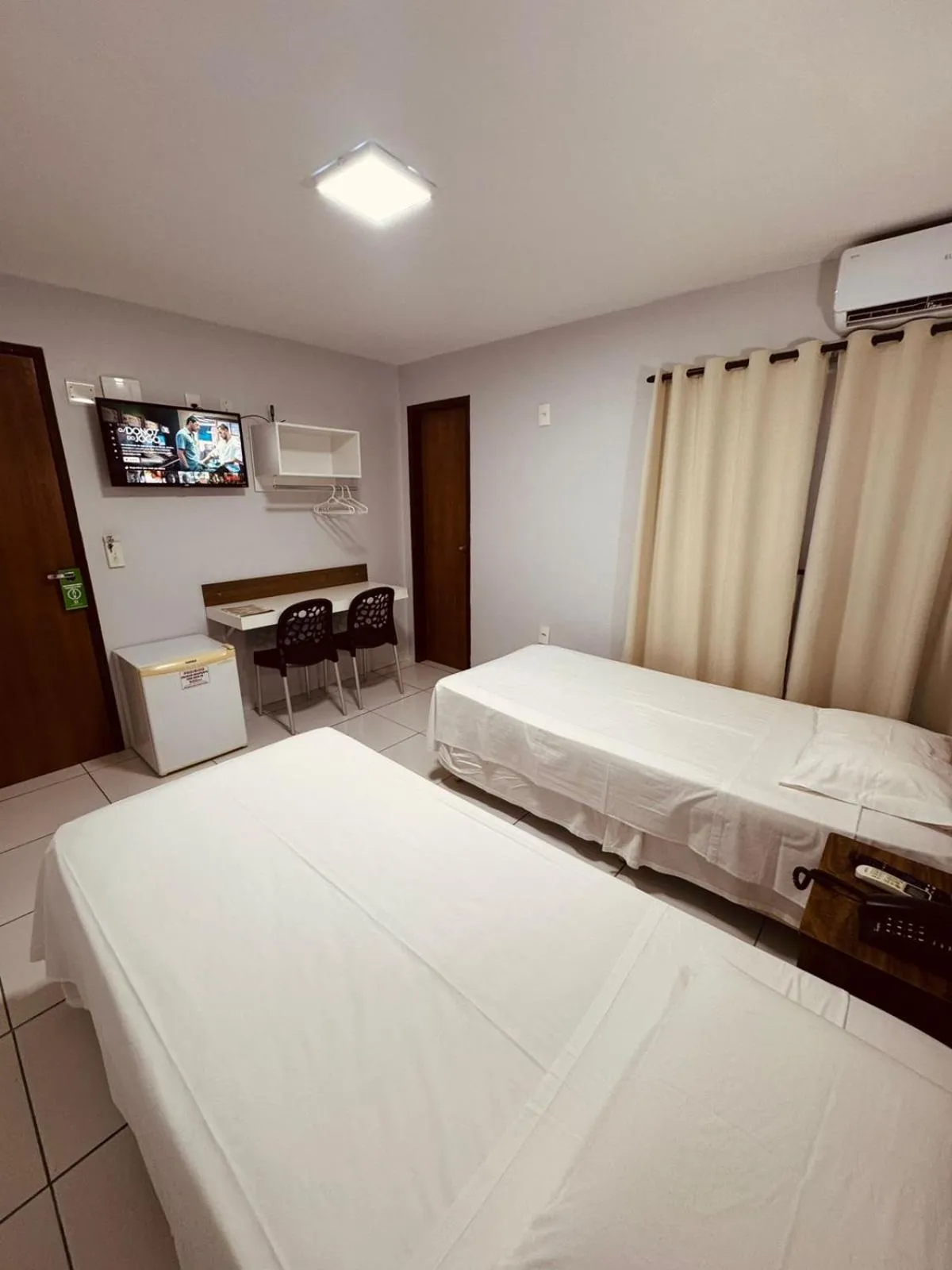 Bed in Schalom Hotel