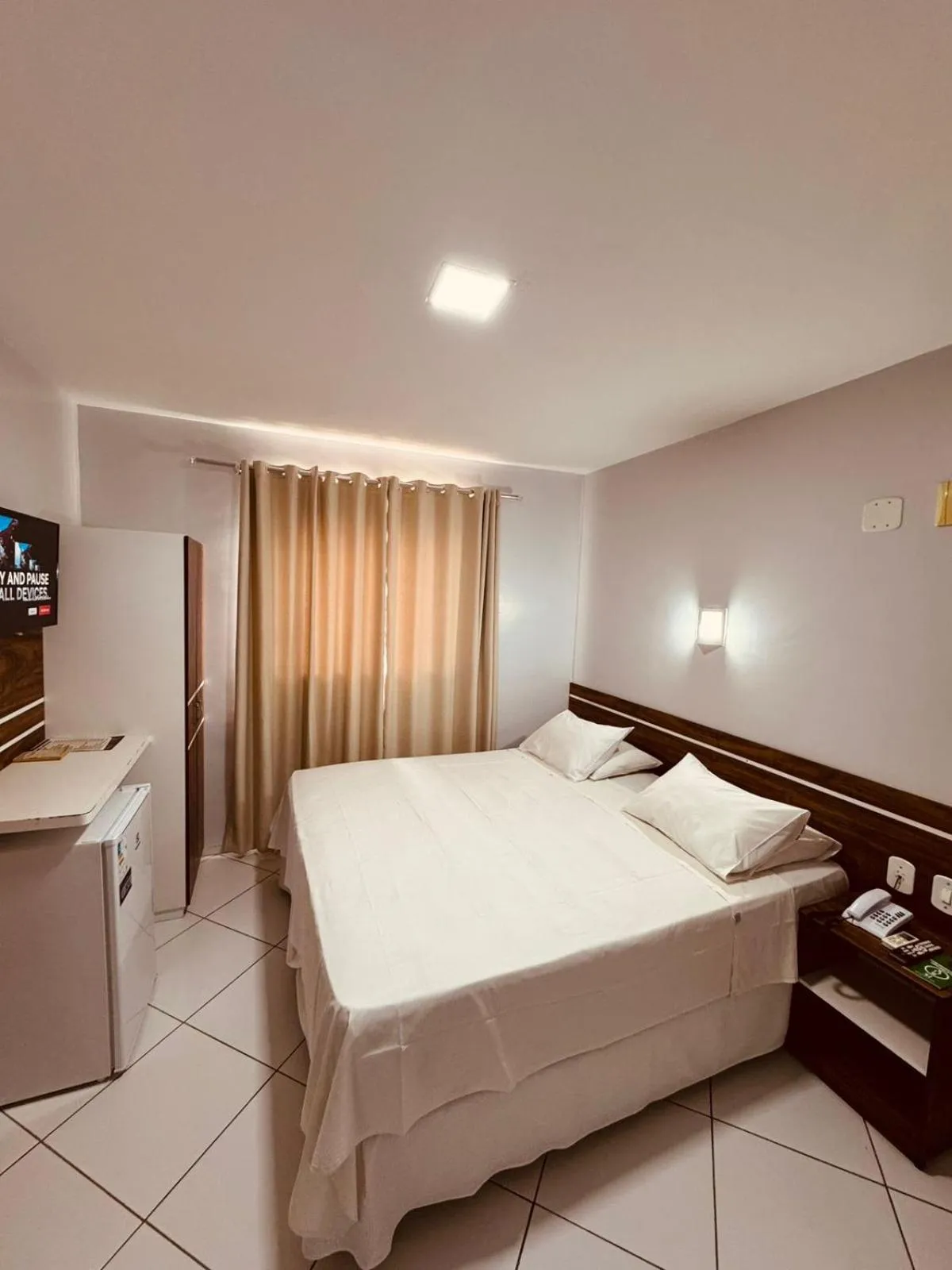 Bed in Schalom Hotel