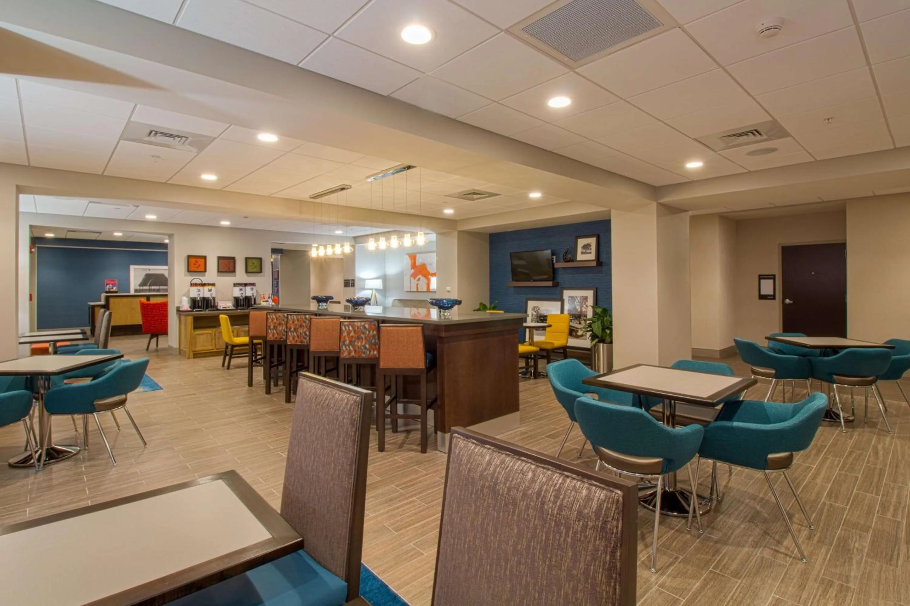 Dining area in Hampton Inn Crestview South I-10, Fl