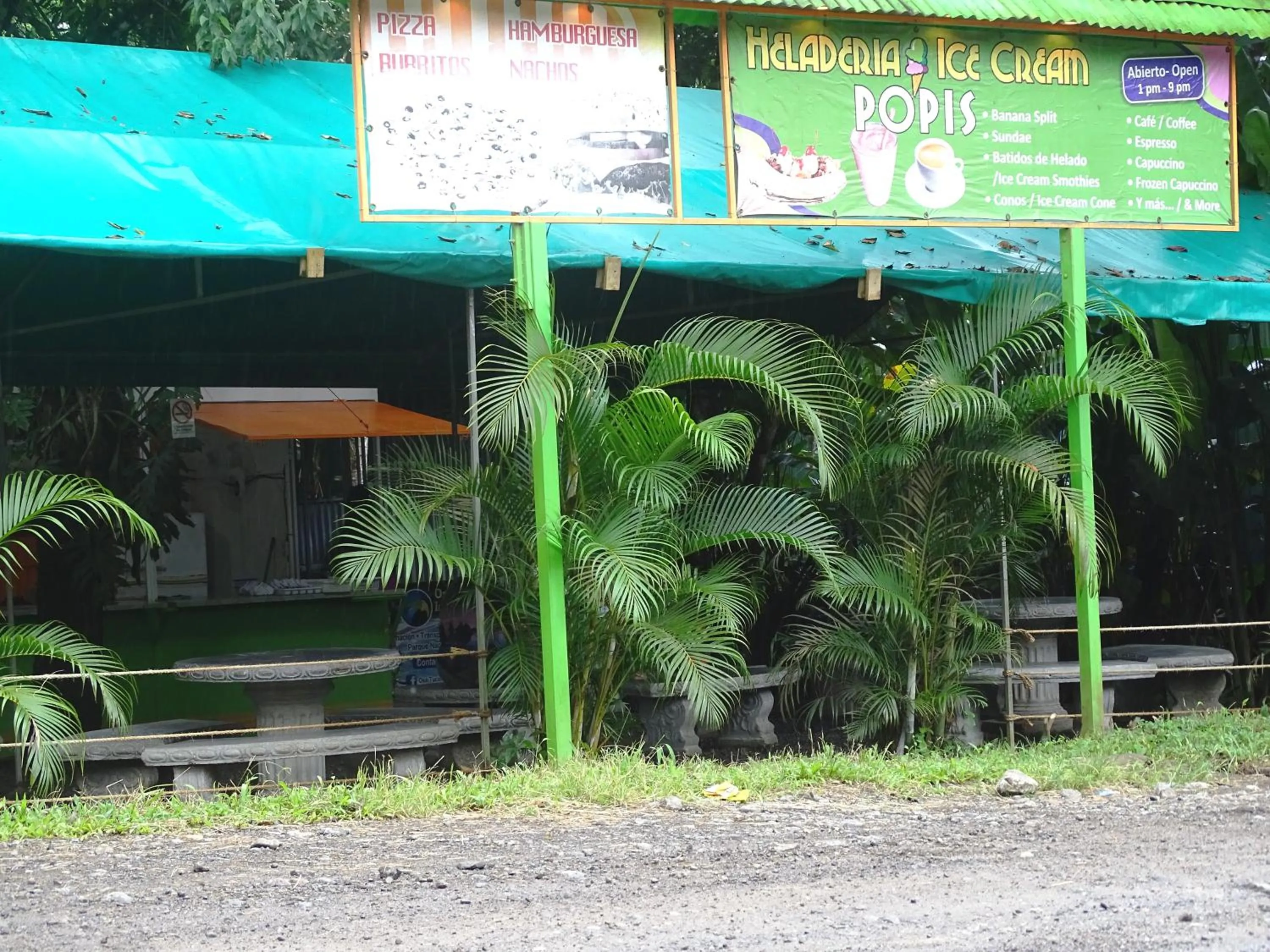 Restaurant/places to eat in Hostel Osa Tucan Drake