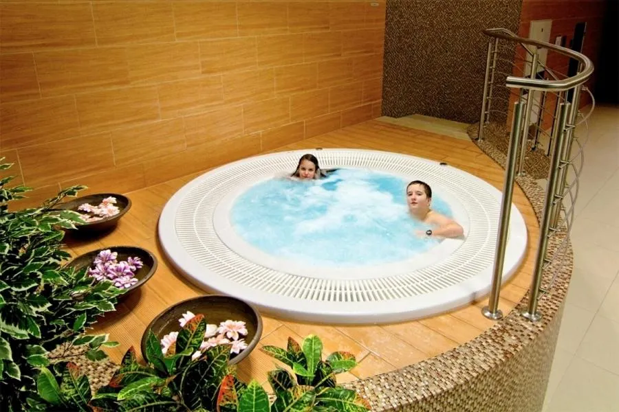 Hot Tub in Dolina Leśnicy SKI & SPA Resort