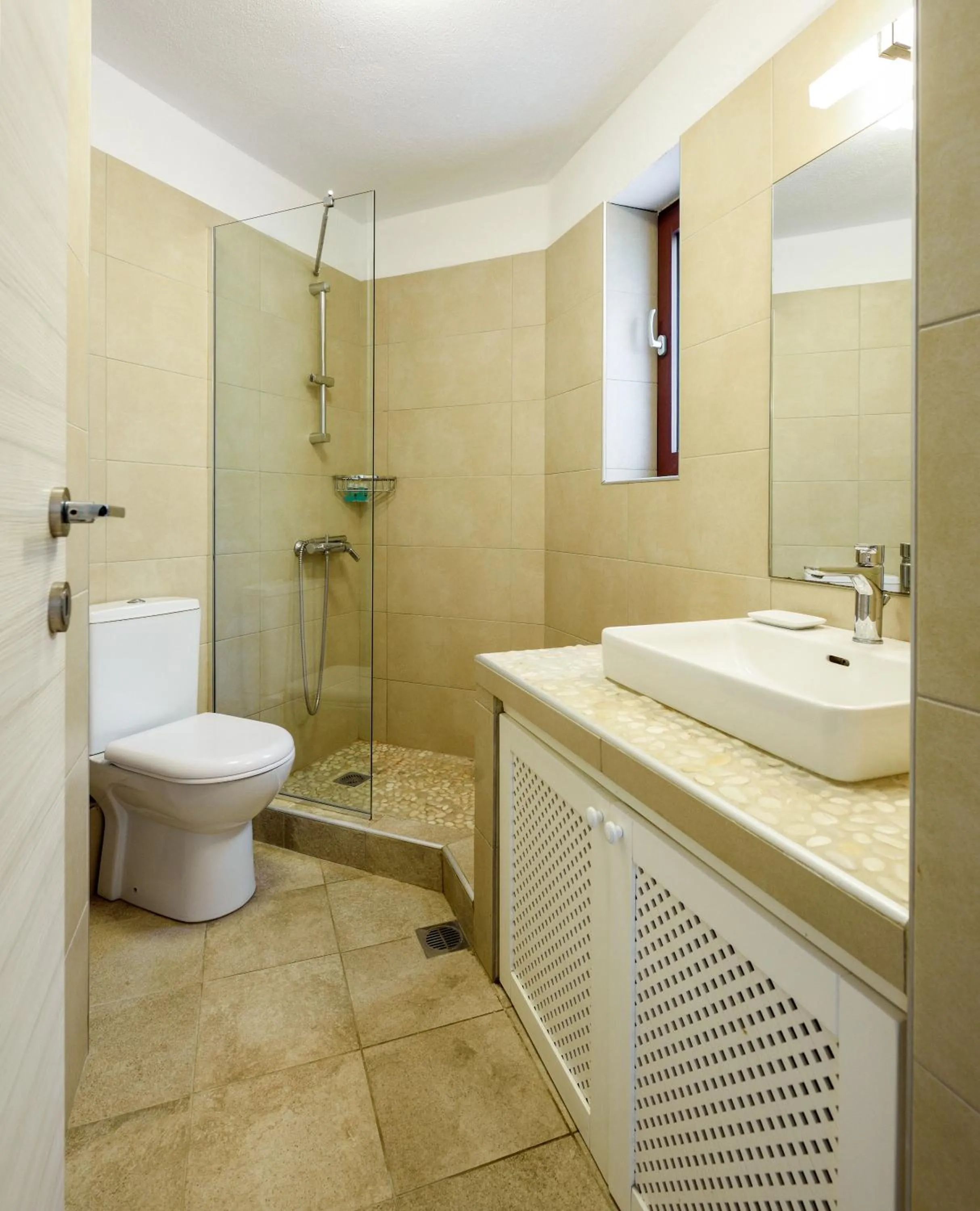 Shower in Elpiniki Luxury Apartments