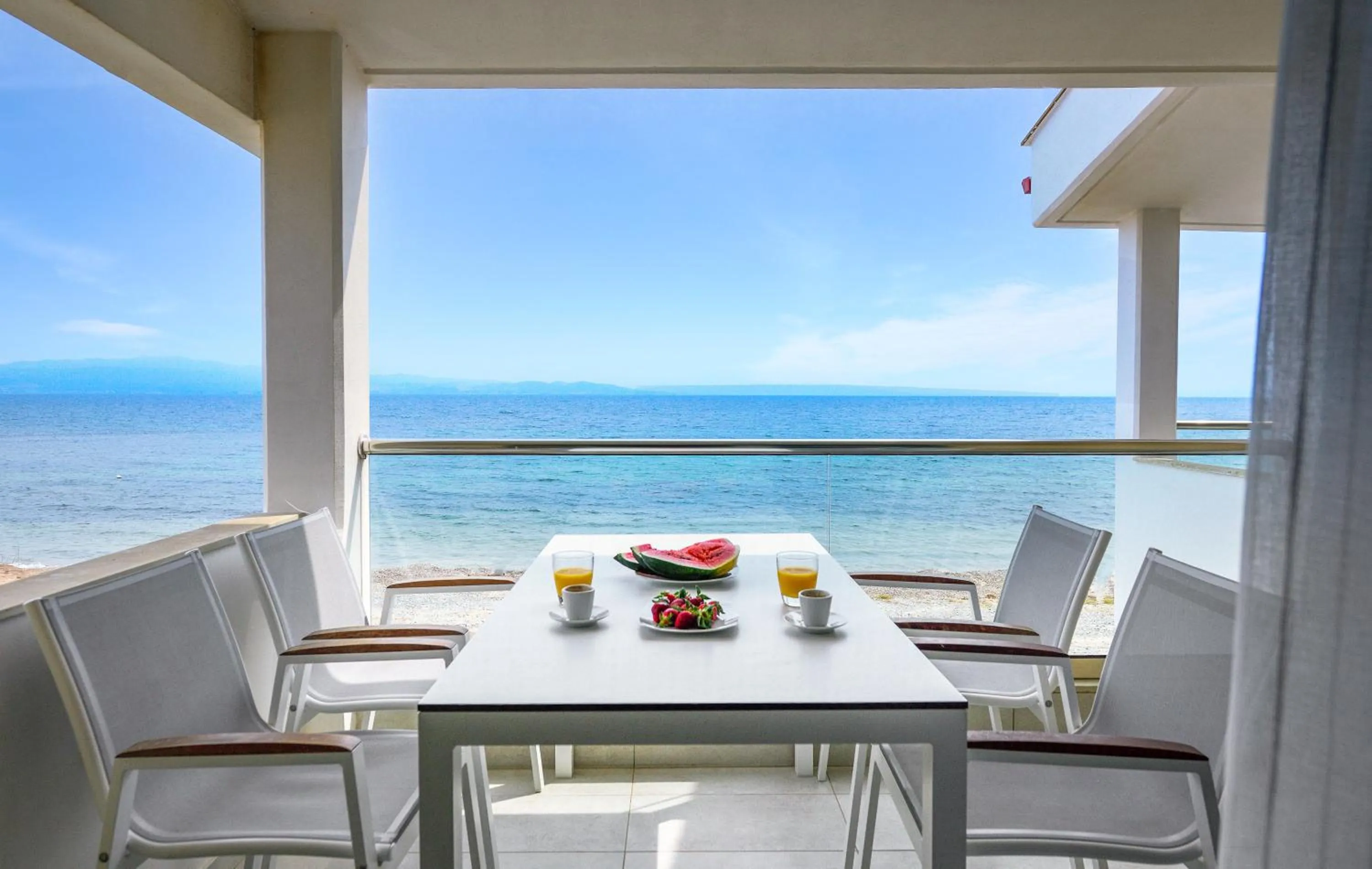 Day in Elpiniki Luxury Apartments