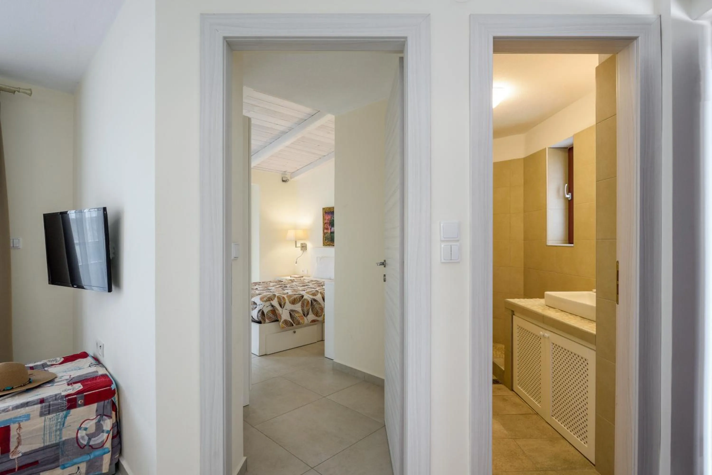 Bathroom in Elpiniki Luxury Apartments