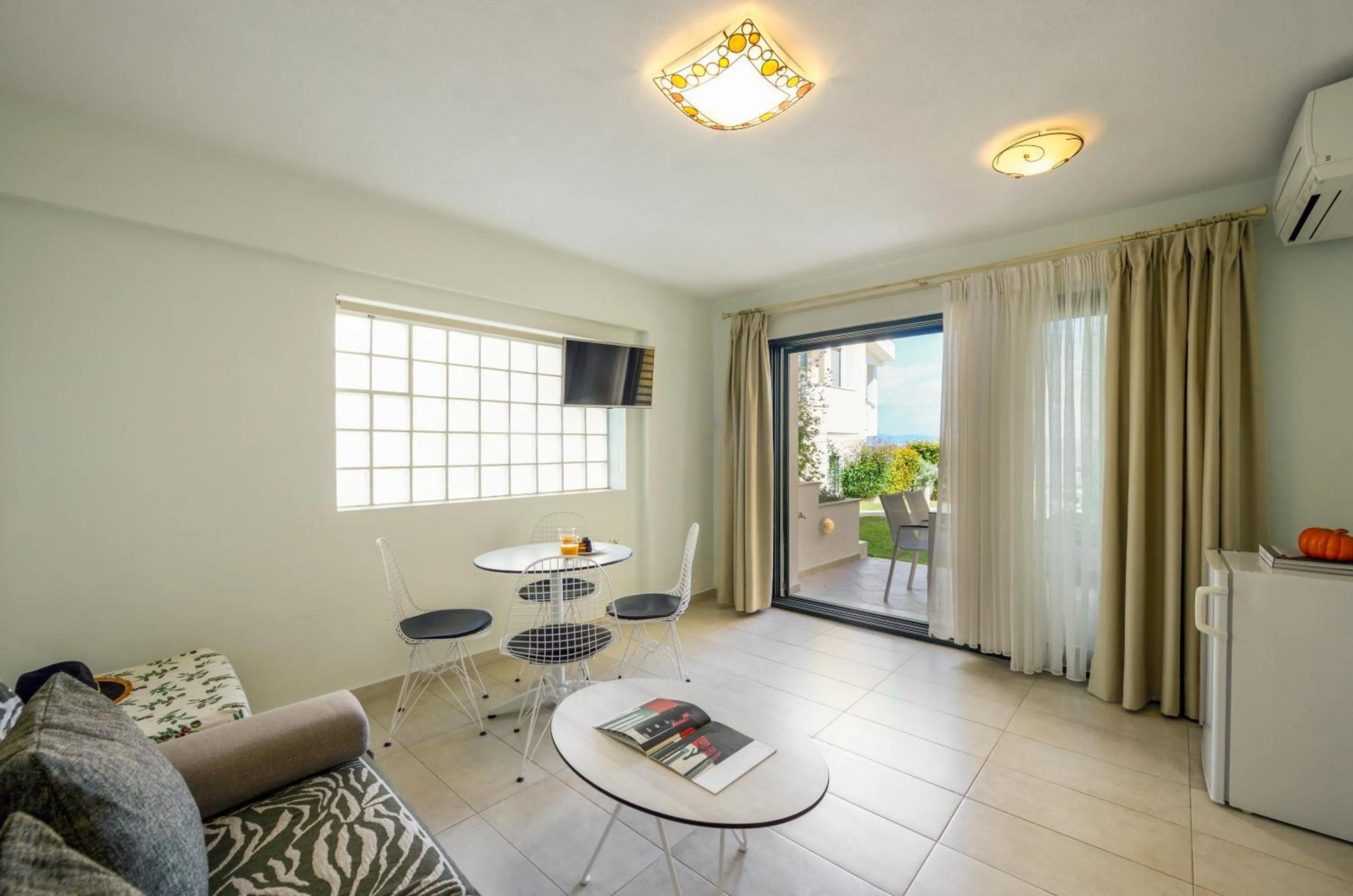 TV and multimedia in Elpiniki Luxury Apartments