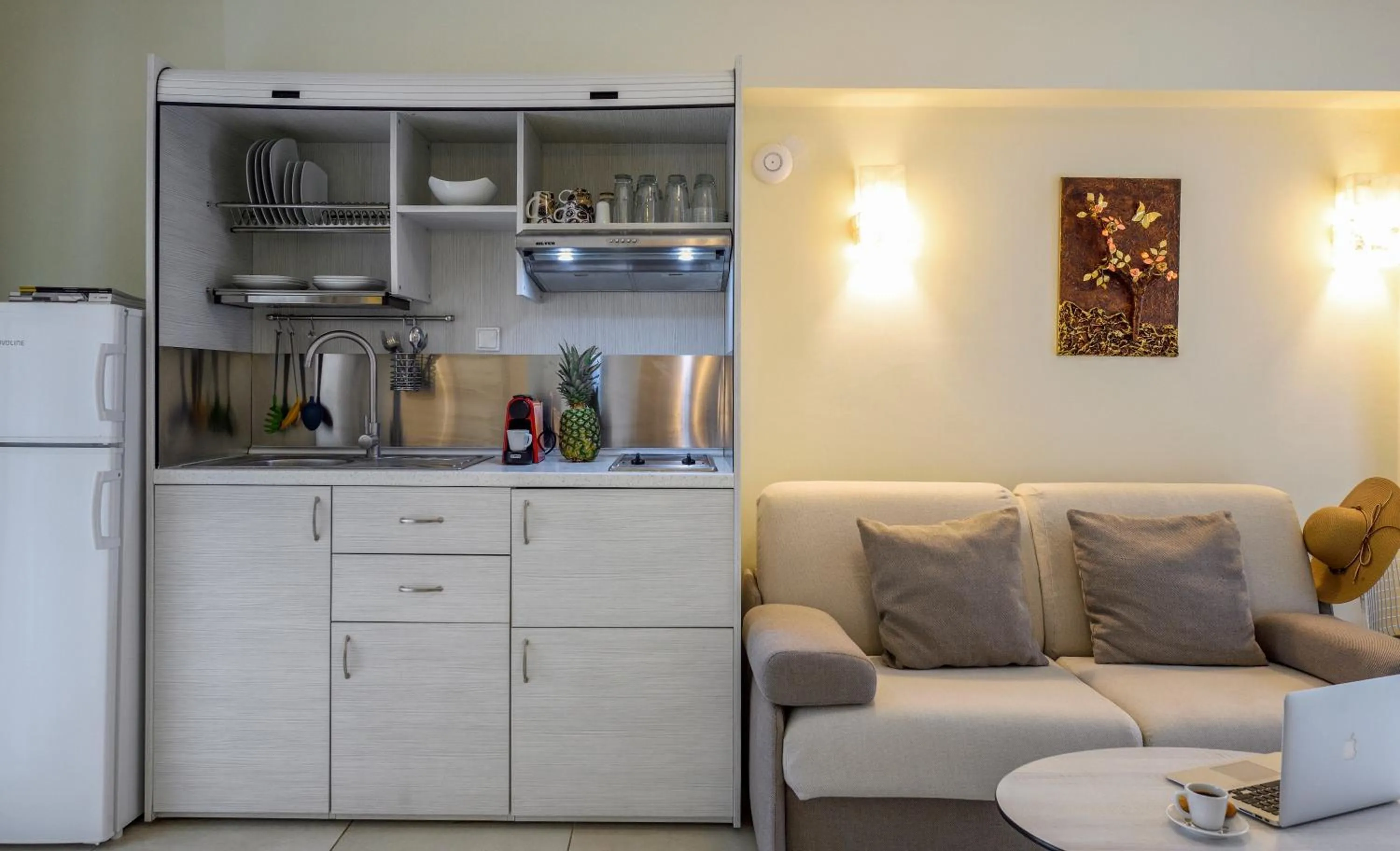 Coffee/tea facilities in Elpiniki Luxury Apartments