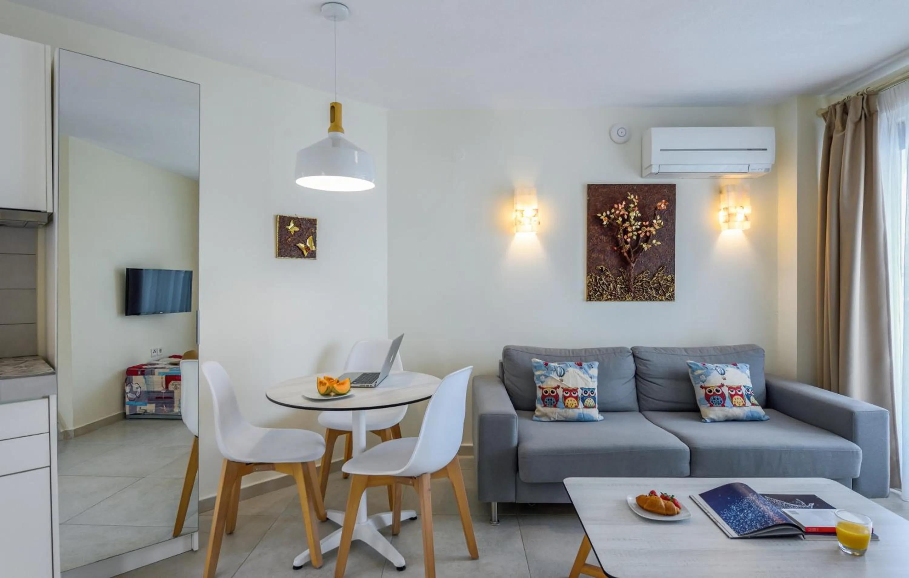 TV and multimedia in Elpiniki Luxury Apartments