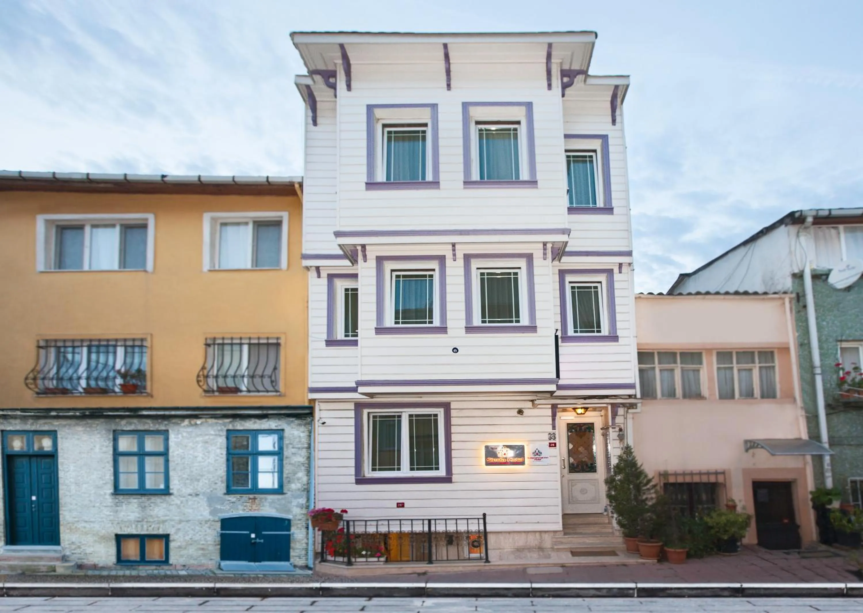 Facade/entrance in Sultanahmet inn Hotel