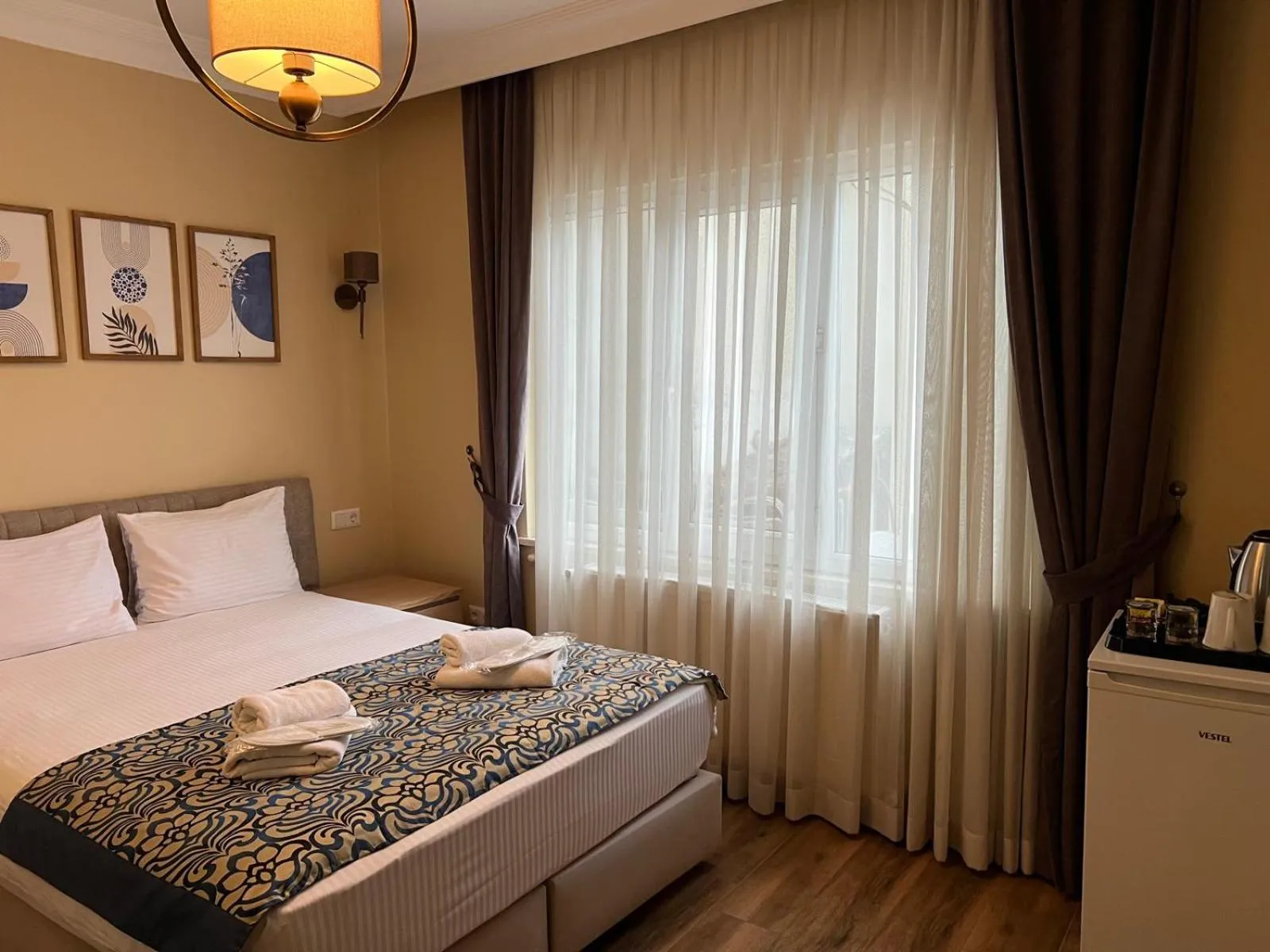 Photo of the whole room, Bed in Sultanahmet inn Hotel