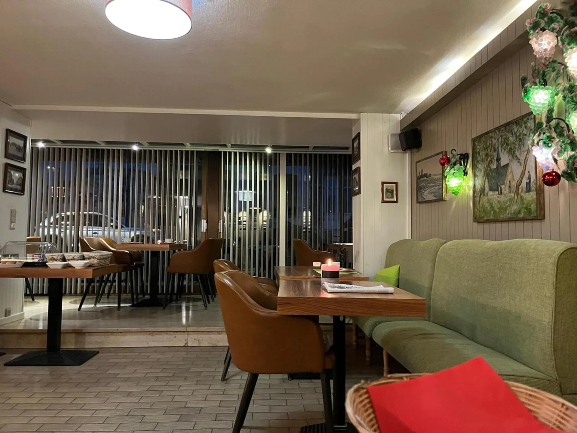 Property building in Hotel Montana