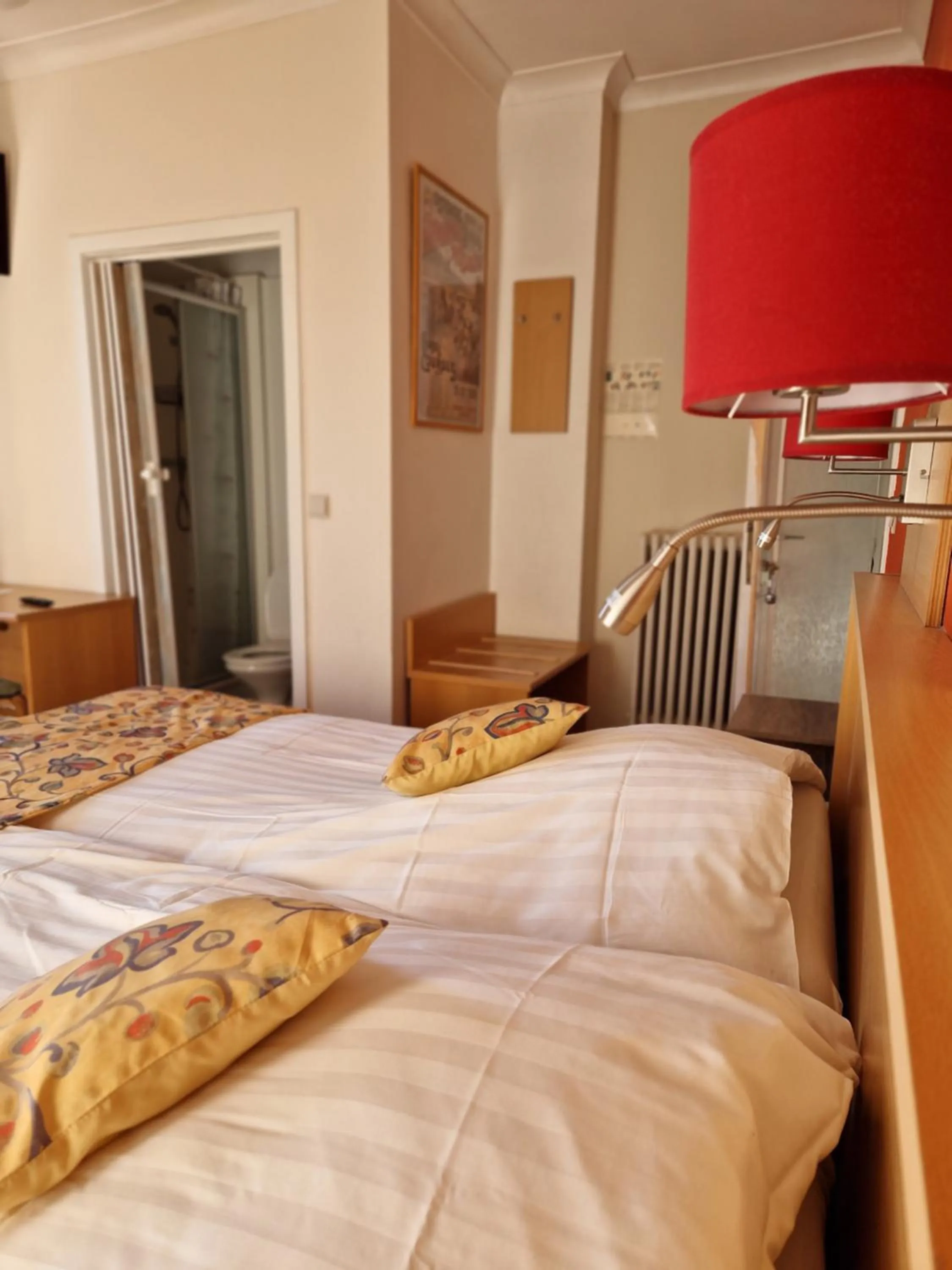 Bedroom, Bed in Hotel Montana