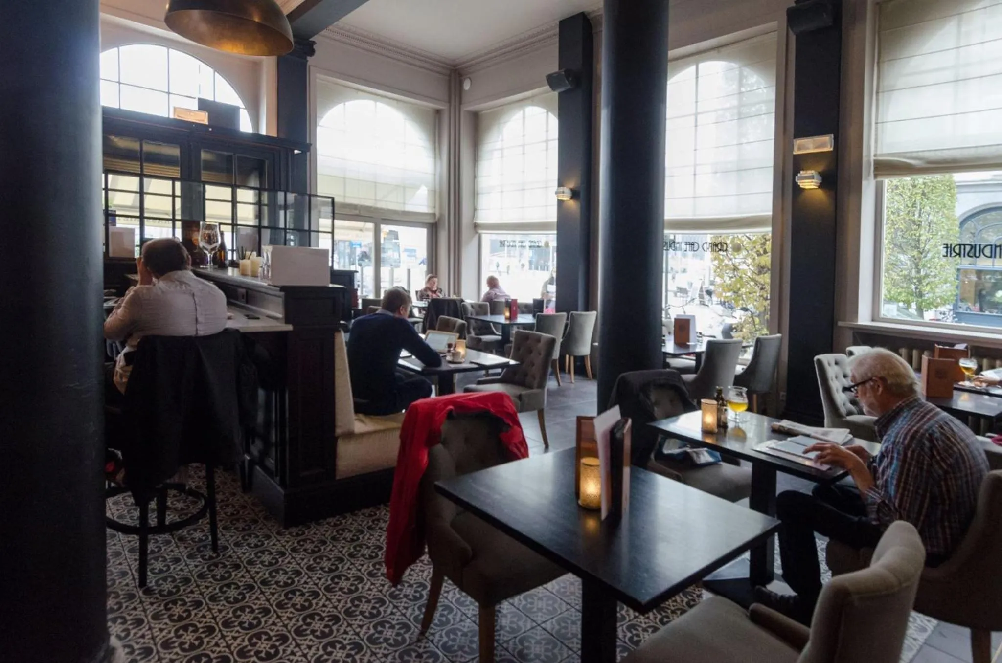 Restaurant/places to eat in Hotel Industrie