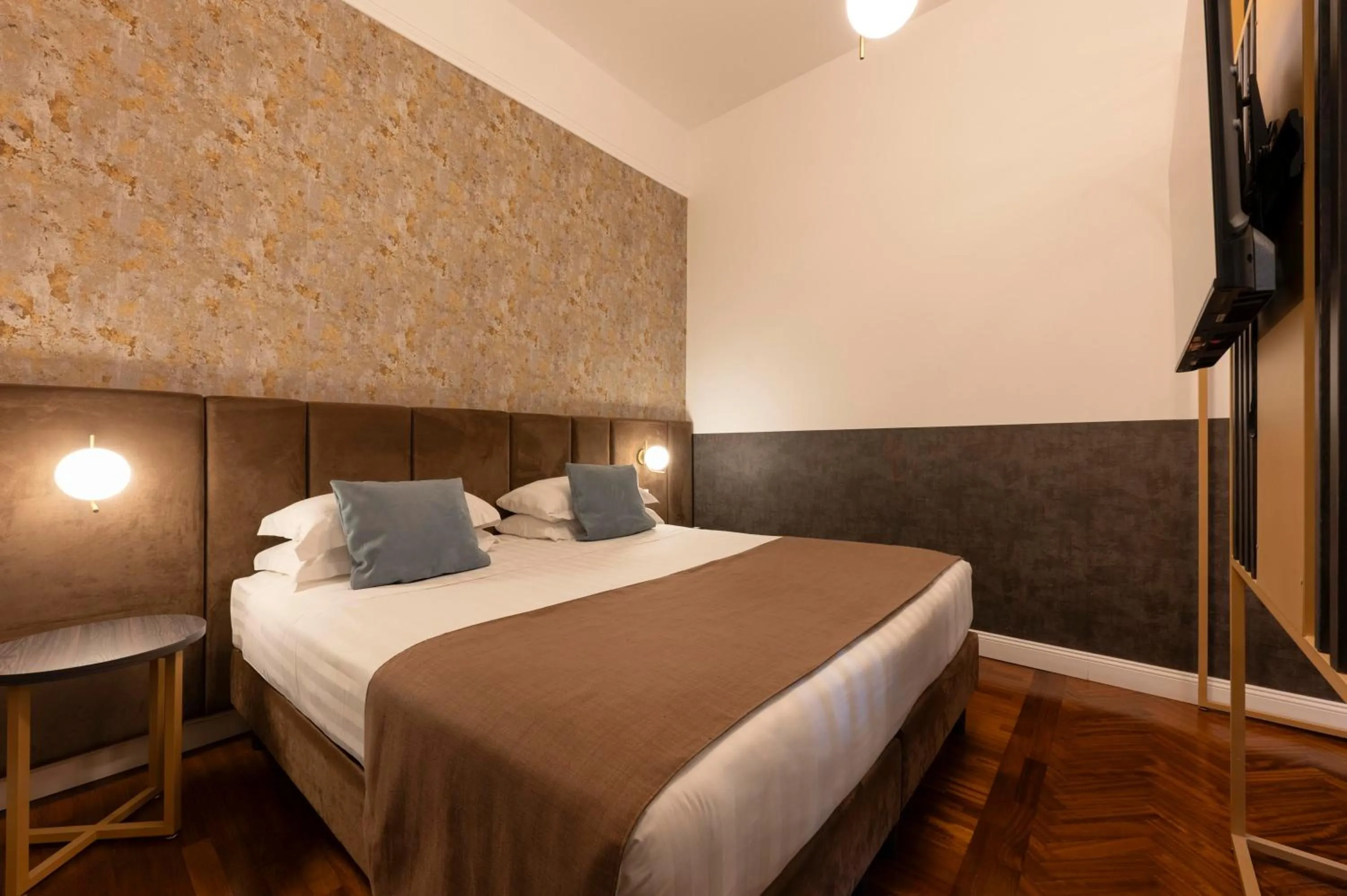 Bed in Vittoriano Suite