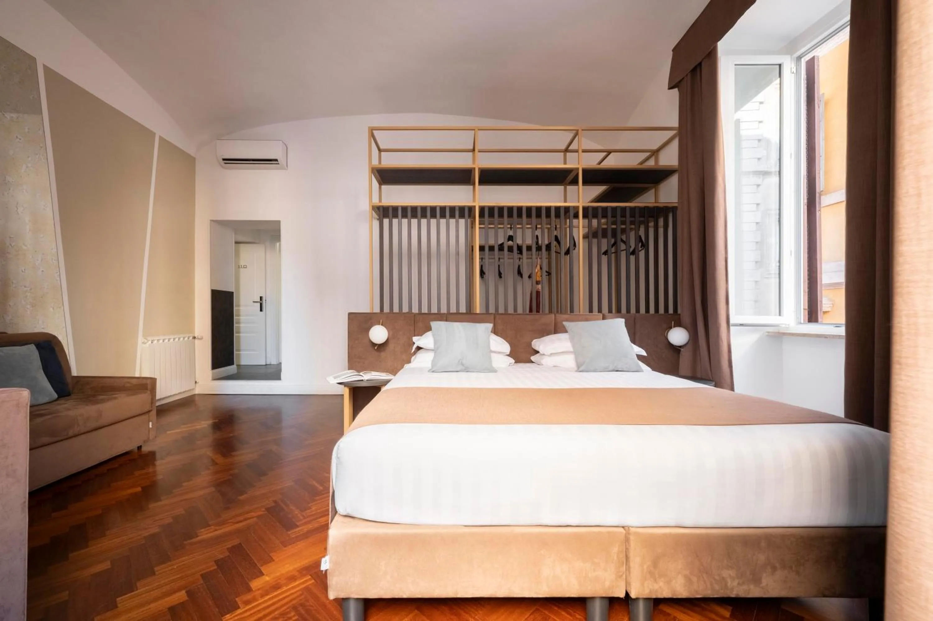 Bed in Vittoriano Suite