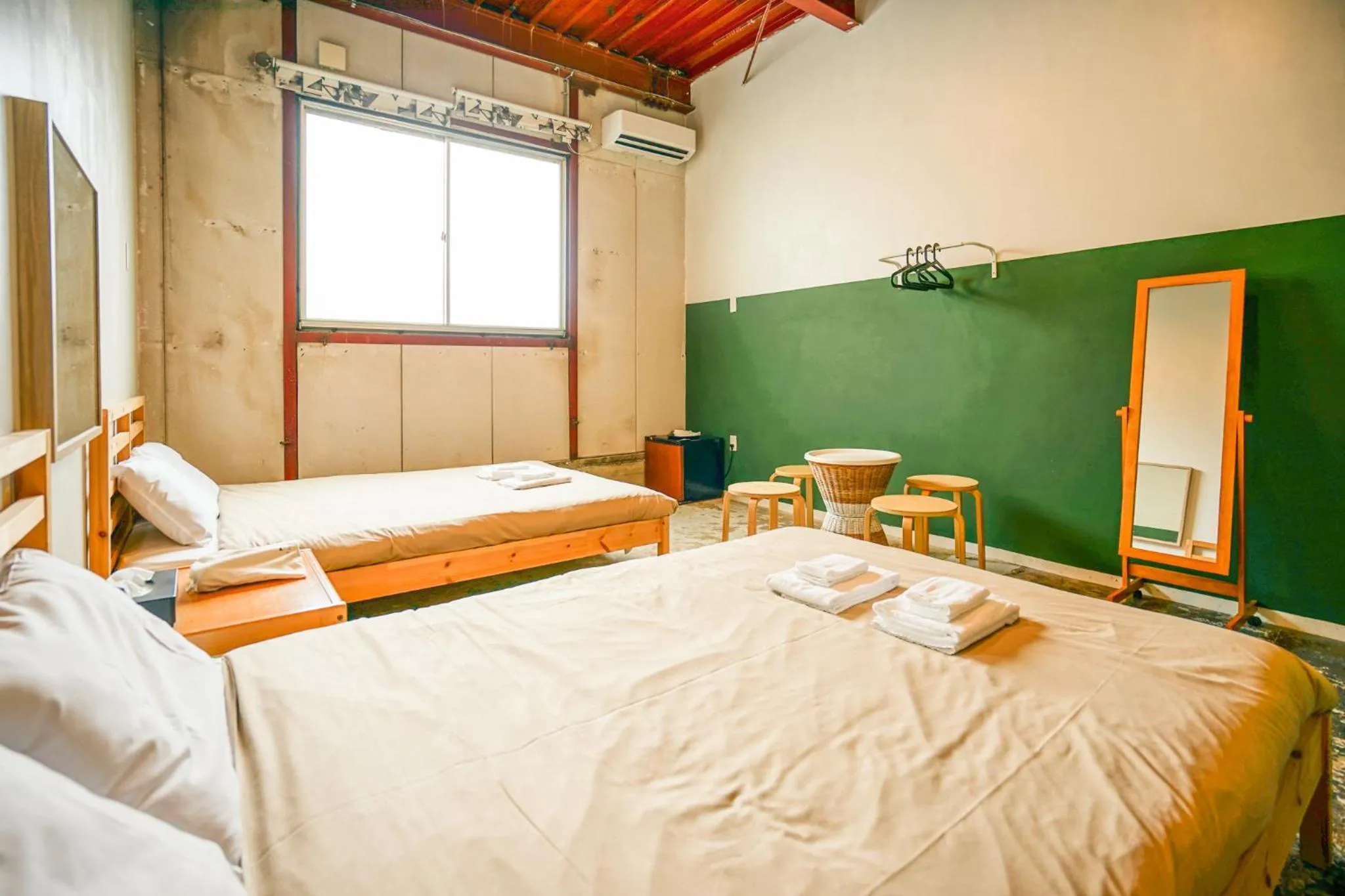 Photo of the whole room, Bed in fan! ABURATSU