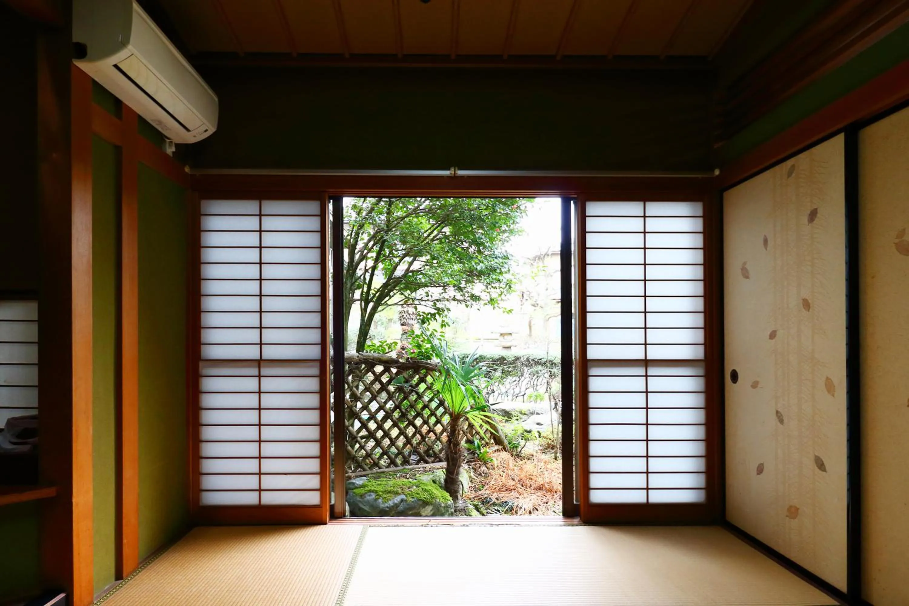 Photo of the whole room in Ryokan Karasawa