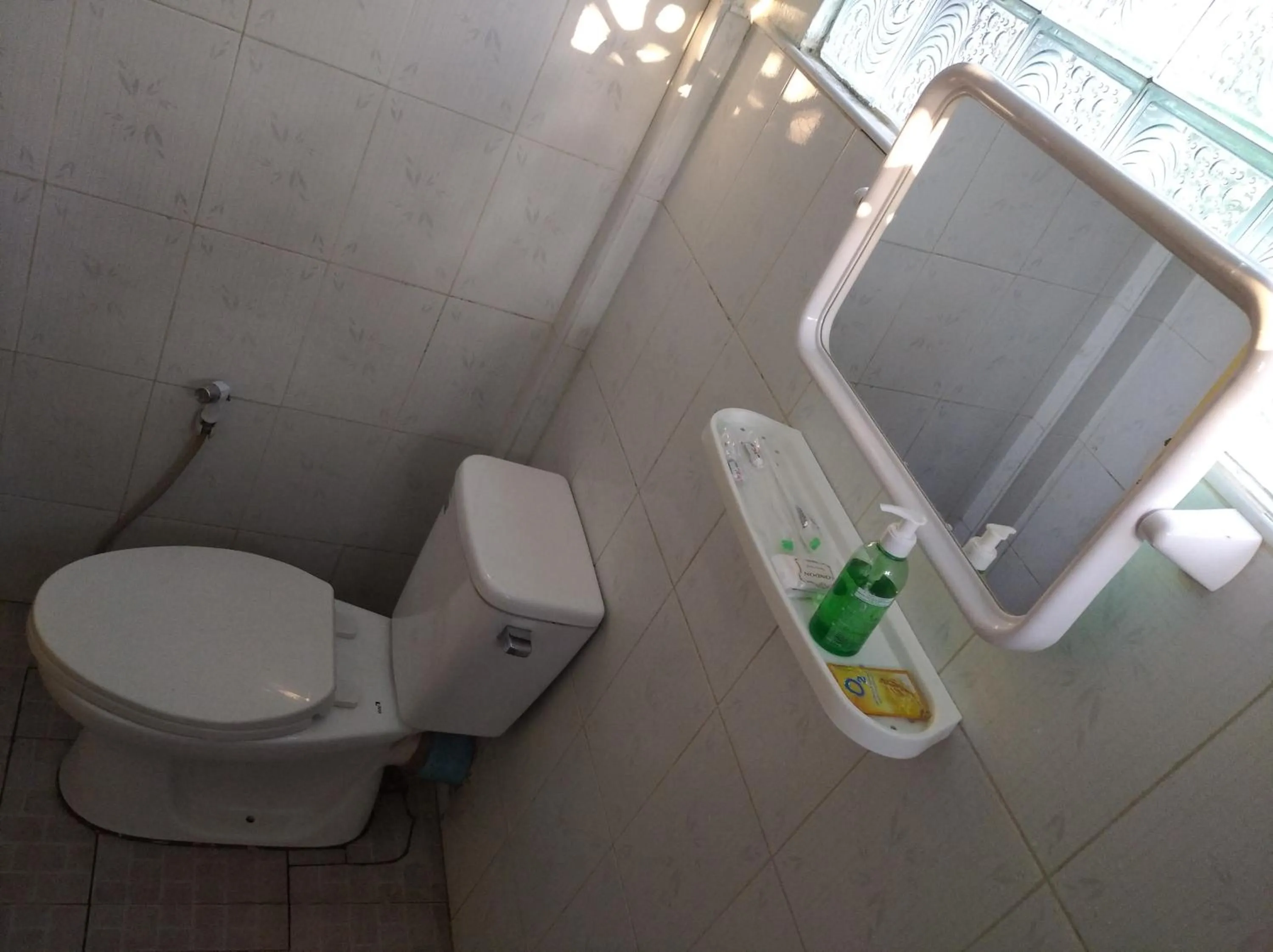 Bathroom in Soe Ko Ko Beach House & Restaurant