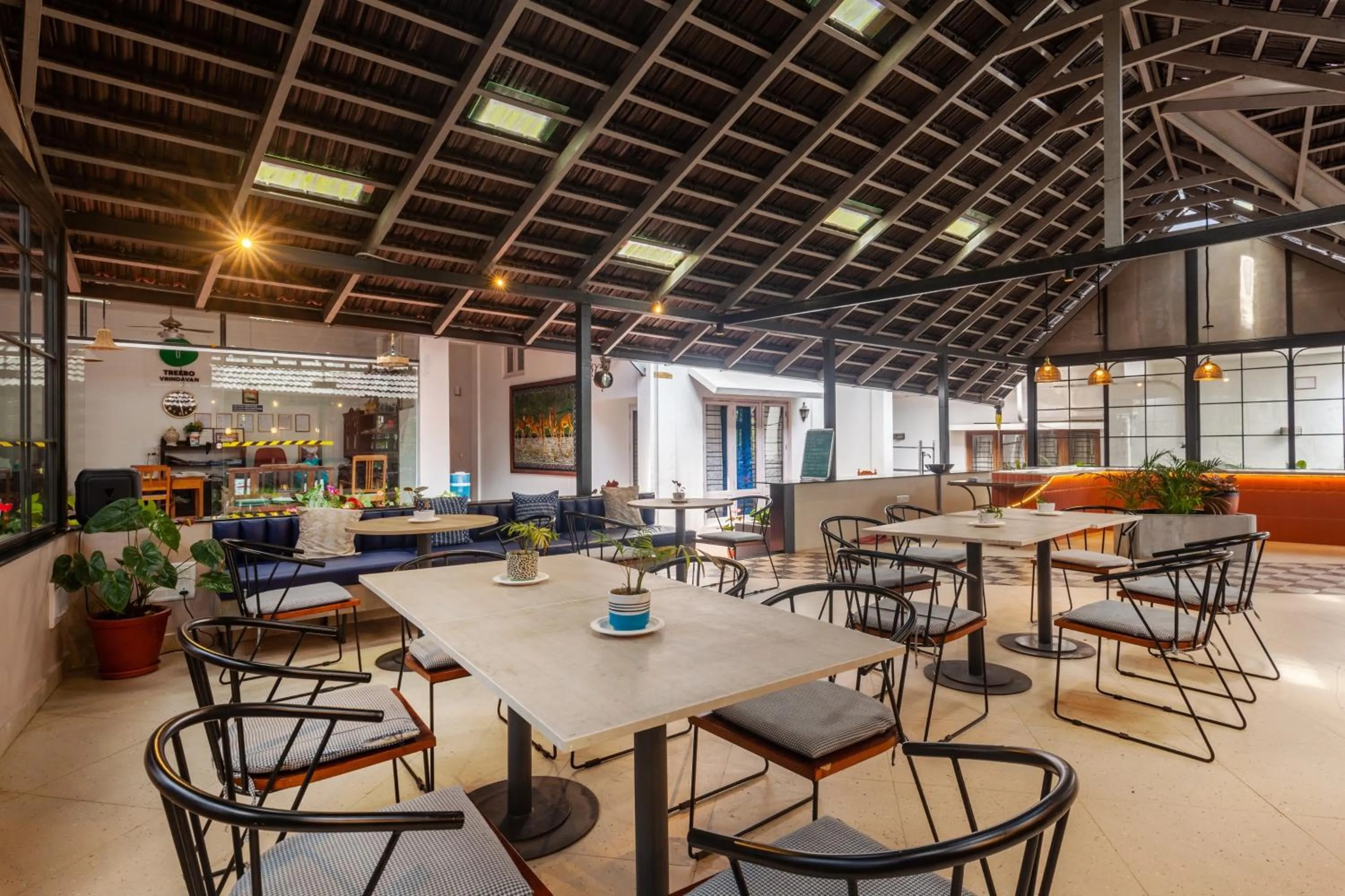 Restaurant/places to eat in Treebo Vrindavan, 3 Km From Madikeri Fort