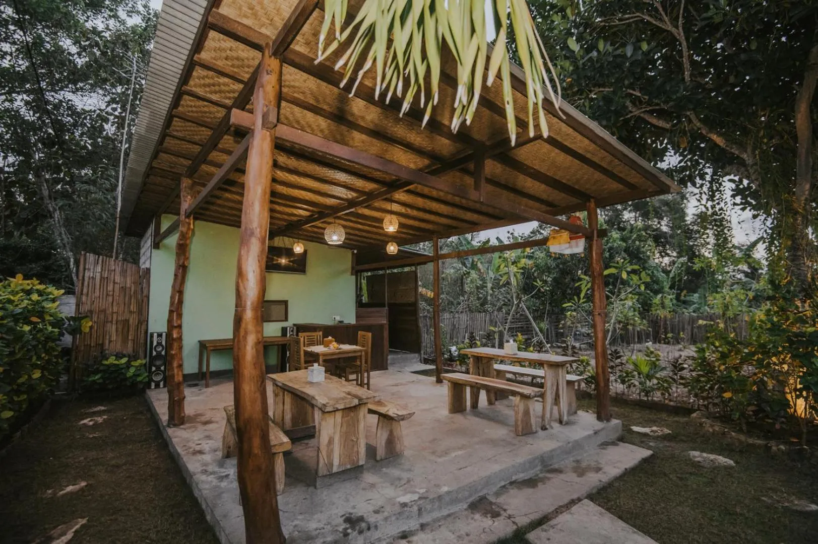Restaurant/places to eat in Nerima Hut Lembongan
