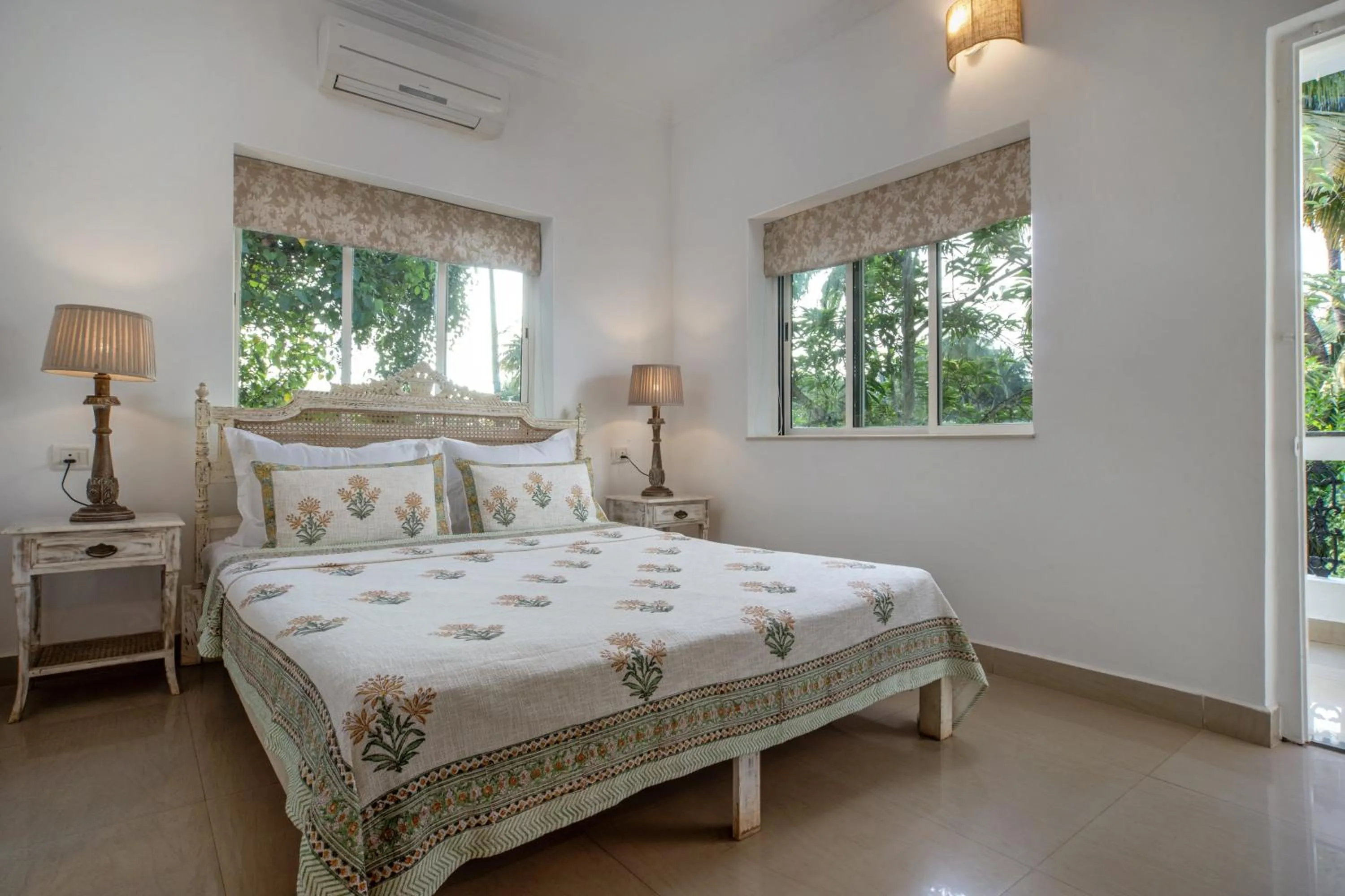 Photo of the whole room, Bed in LaRiSa Resort, Morjim