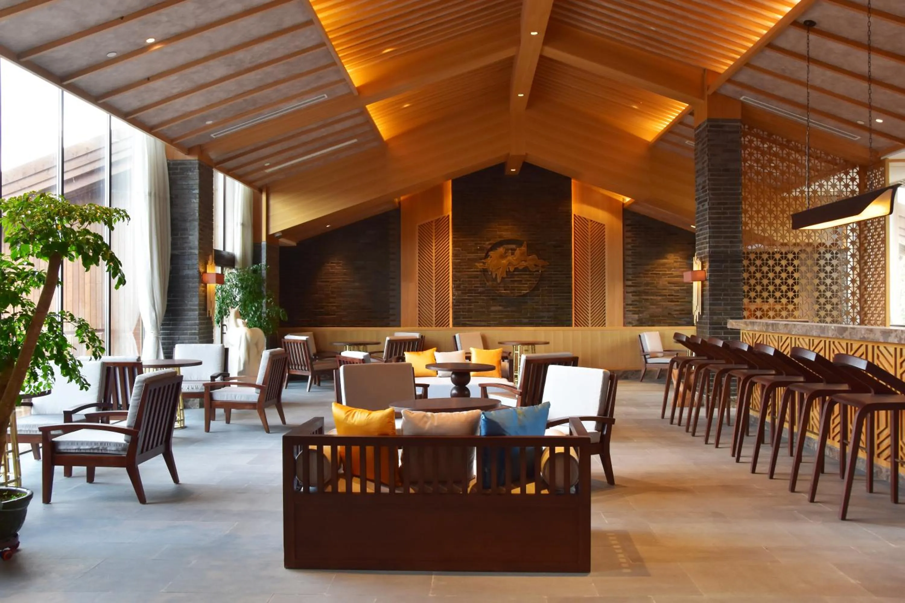 Lounge or bar in The View Hotel Changbai Mountain - MGallery Collection