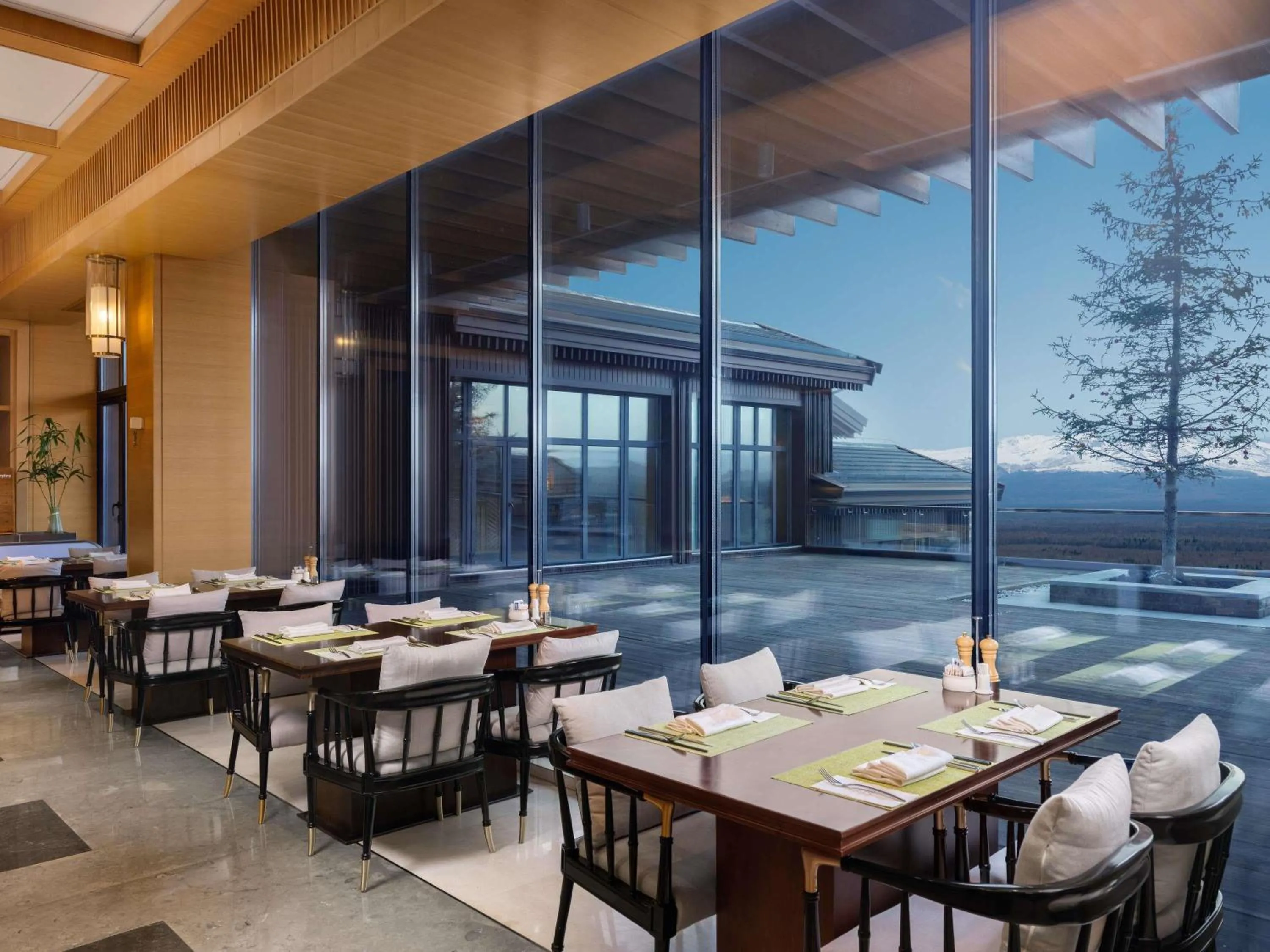 Restaurant/places to eat in The View Hotel Changbai Mountain - MGallery Collection